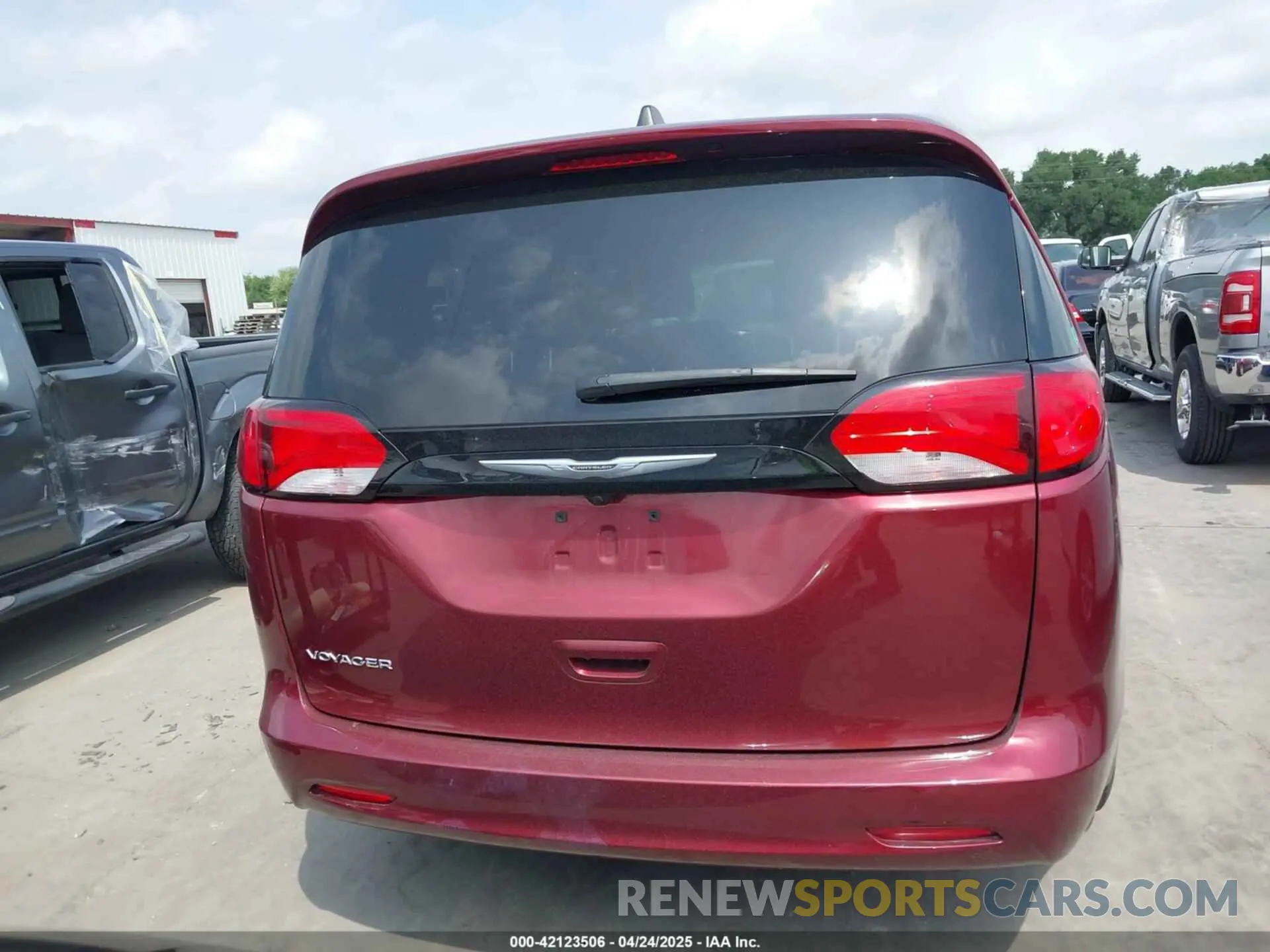 16 Photograph of a damaged car 2C4RC1CG7PR534450 CHRYSLER VOYAGER 2023