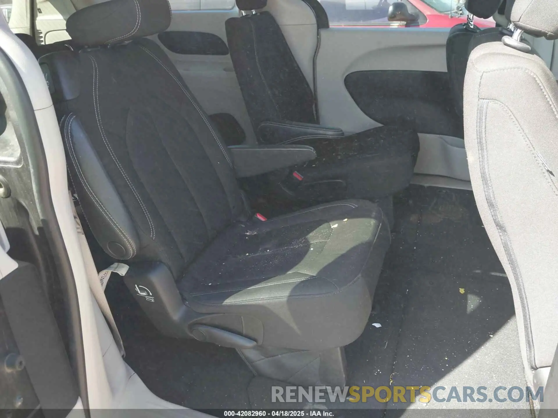 8 Photograph of a damaged car 2C4RC1CG7PR535579 CHRYSLER VOYAGER 2023