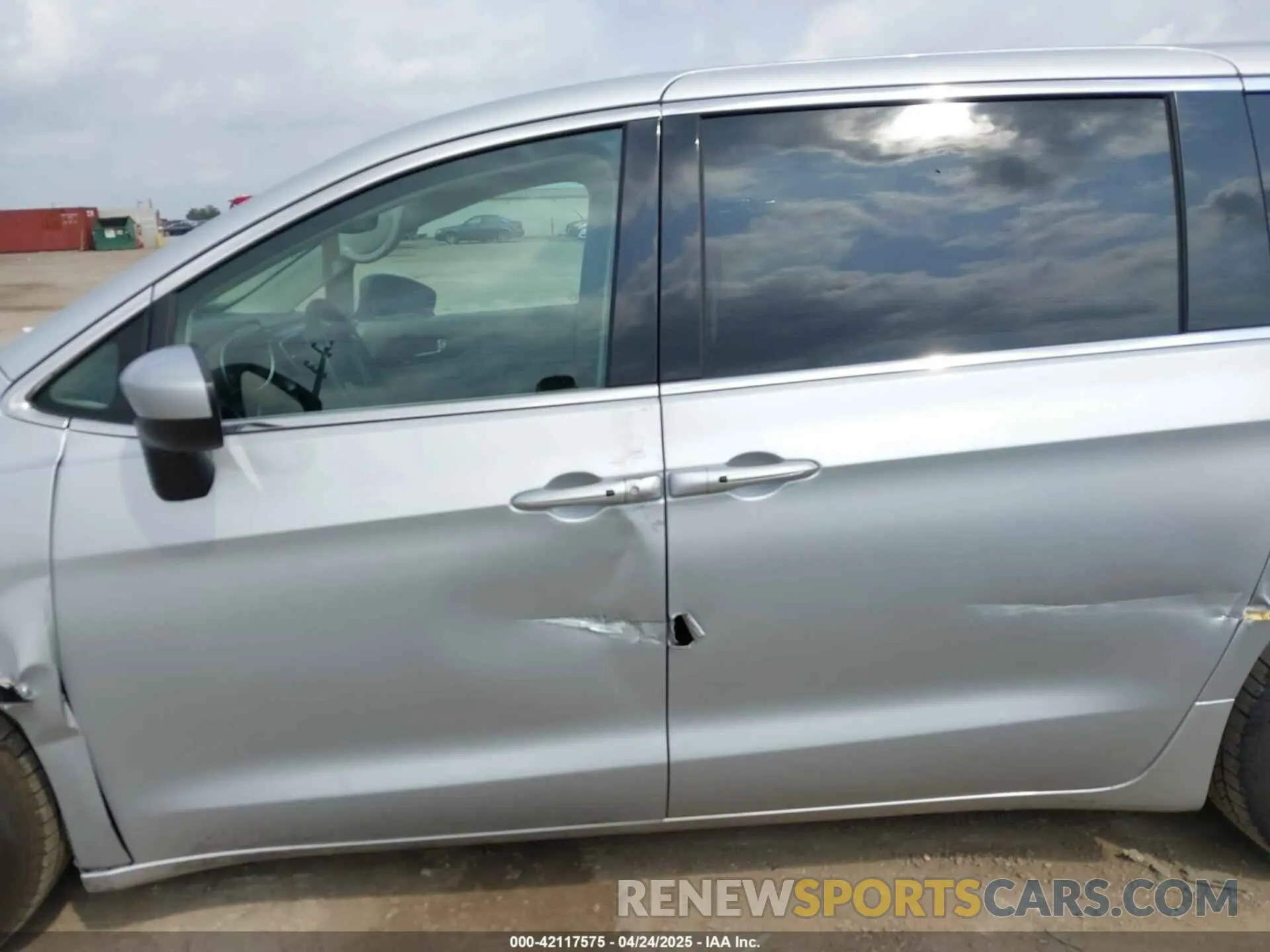 14 Photograph of a damaged car 2C4RC1CG7PR549935 CHRYSLER VOYAGER 2023