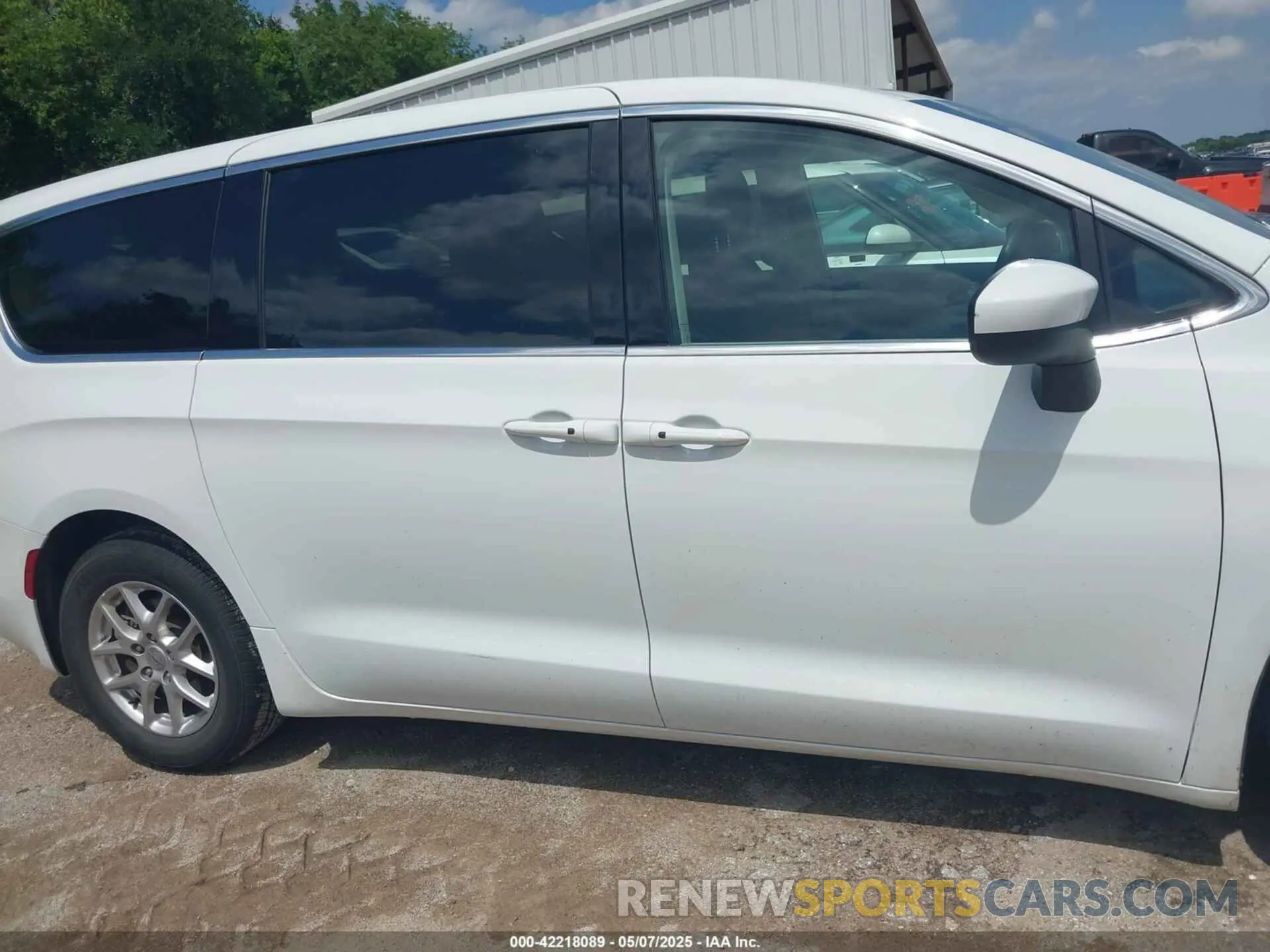 13 Photograph of a damaged car 2C4RC1CGXPR535706 CHRYSLER VOYAGER 2023