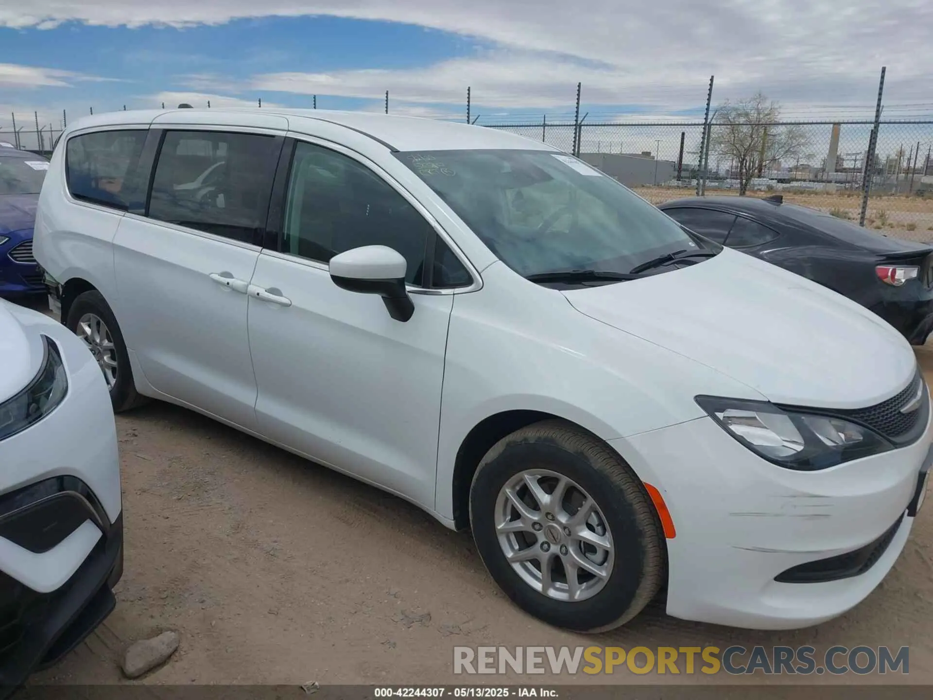 1 Photograph of a damaged car 2C4RC1CGXPR564591 CHRYSLER VOYAGER 2023