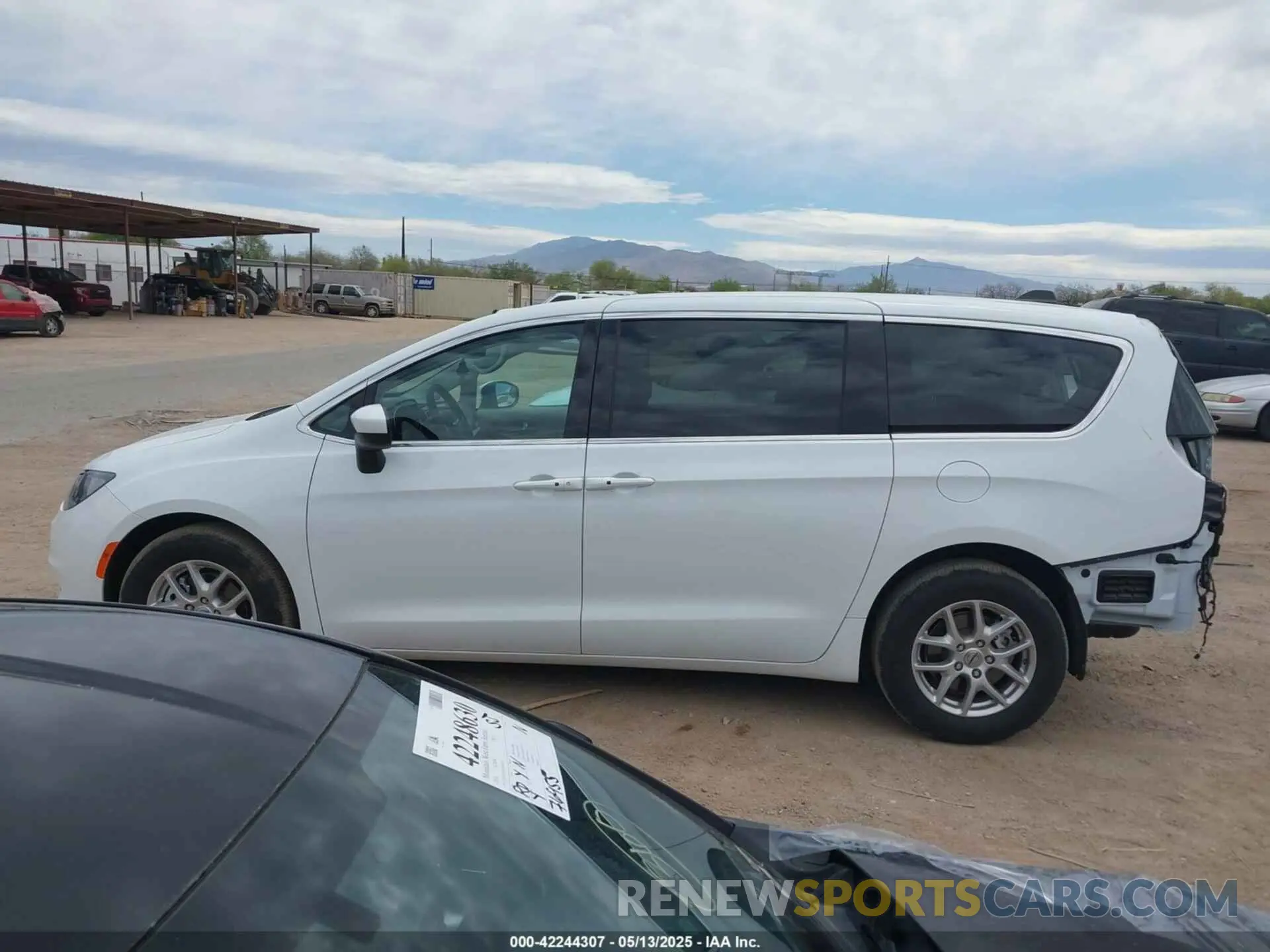 15 Photograph of a damaged car 2C4RC1CGXPR564591 CHRYSLER VOYAGER 2023