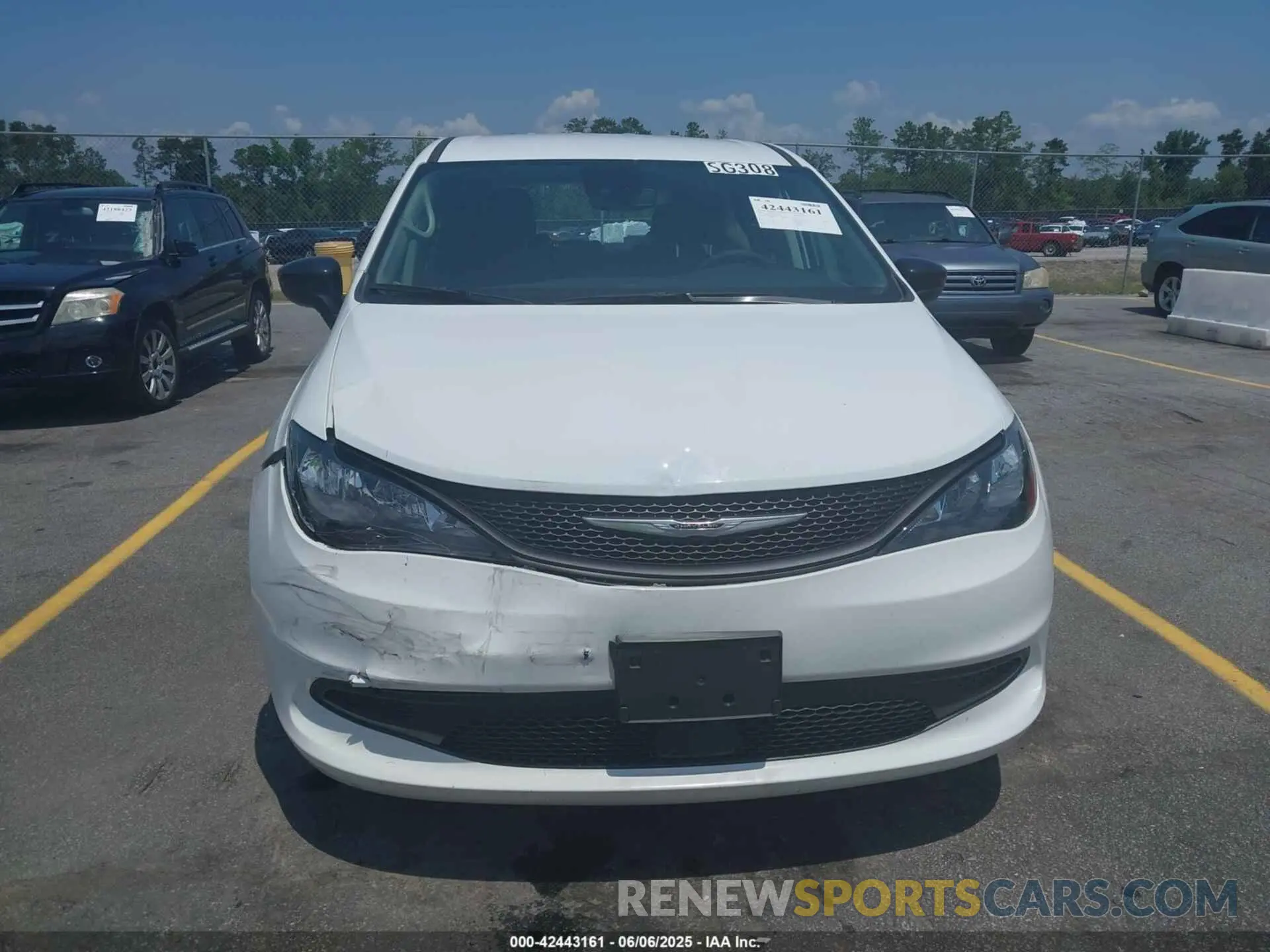 12 Photograph of a damaged car 2C4RC1CG2RR105994 CHRYSLER VOYAGER 2024