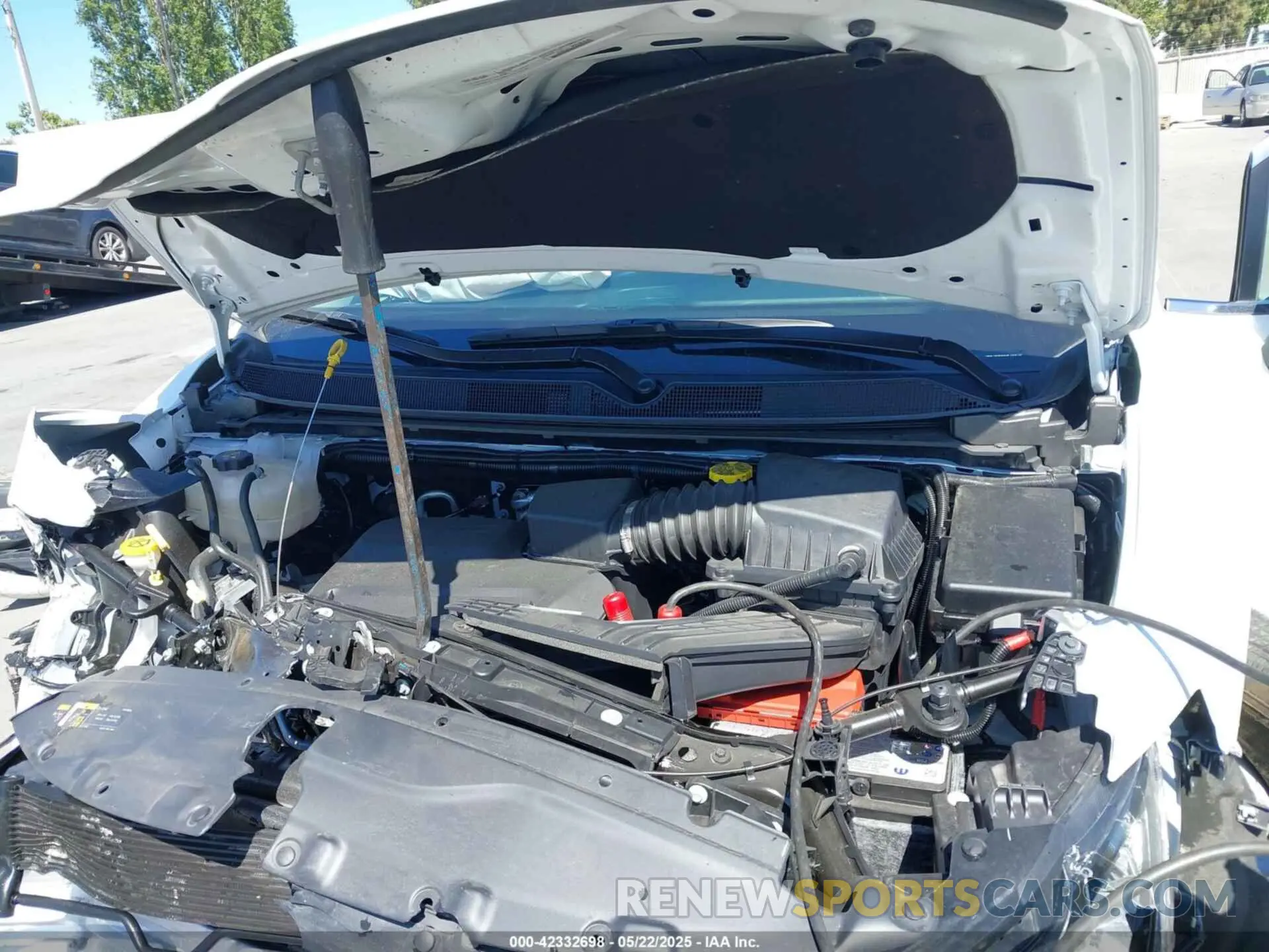 10 Photograph of a damaged car 2C4RC1CG2RR192134 CHRYSLER VOYAGER 2024