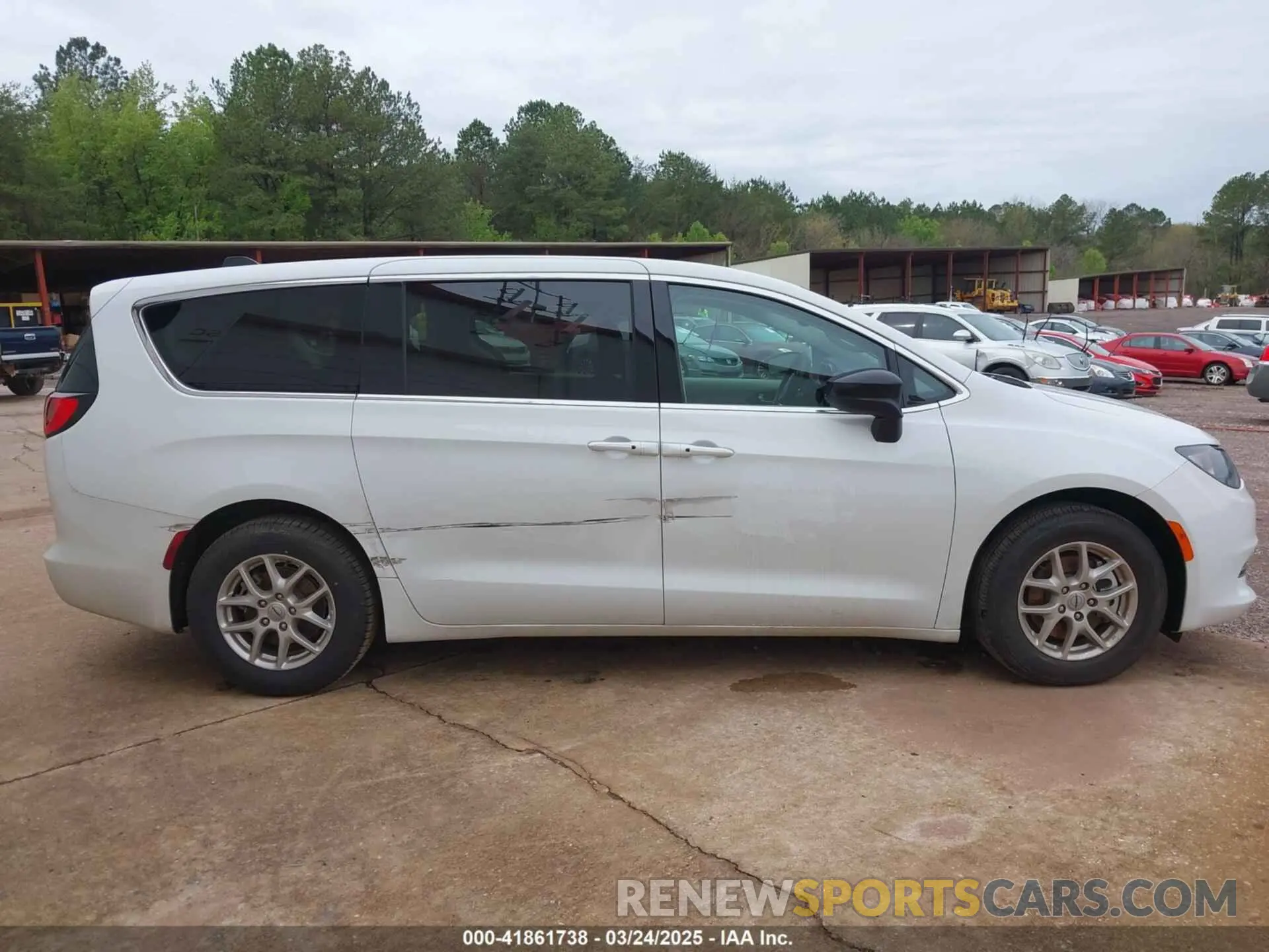 13 Photograph of a damaged car 2C4RC1CG5RR112891 CHRYSLER VOYAGER 2024