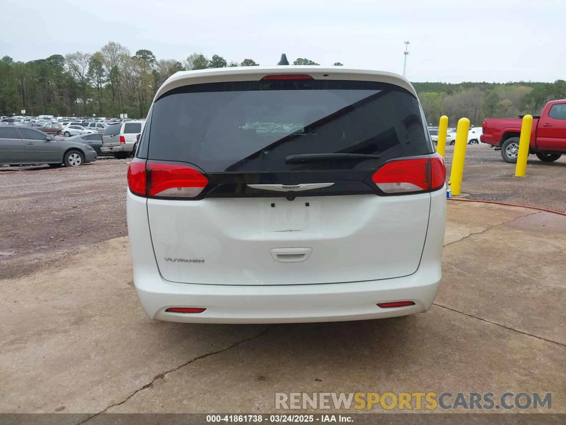 16 Photograph of a damaged car 2C4RC1CG5RR112891 CHRYSLER VOYAGER 2024