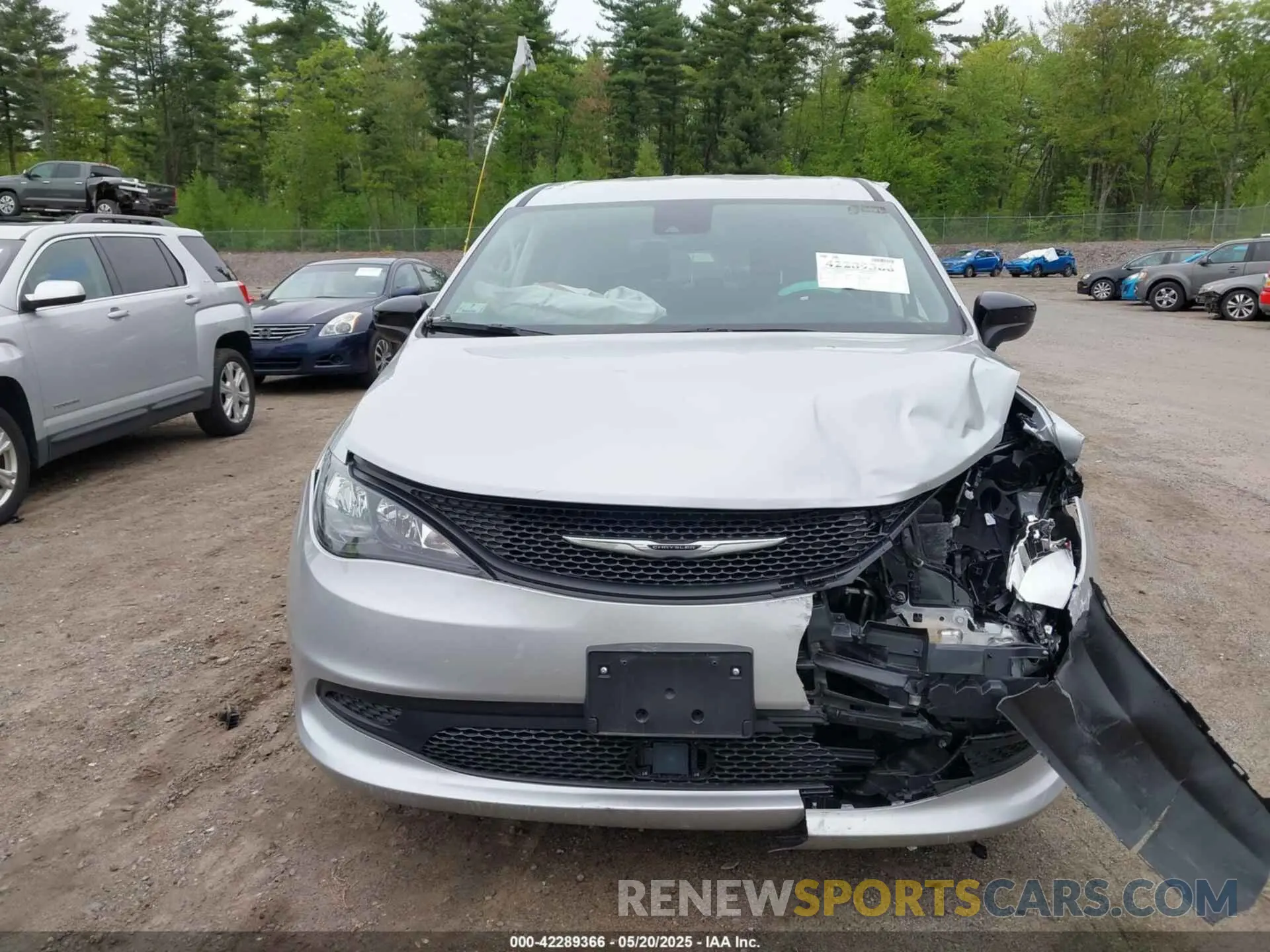 11 Photograph of a damaged car 2C4RC1CG9RR150964 CHRYSLER VOYAGER 2024
