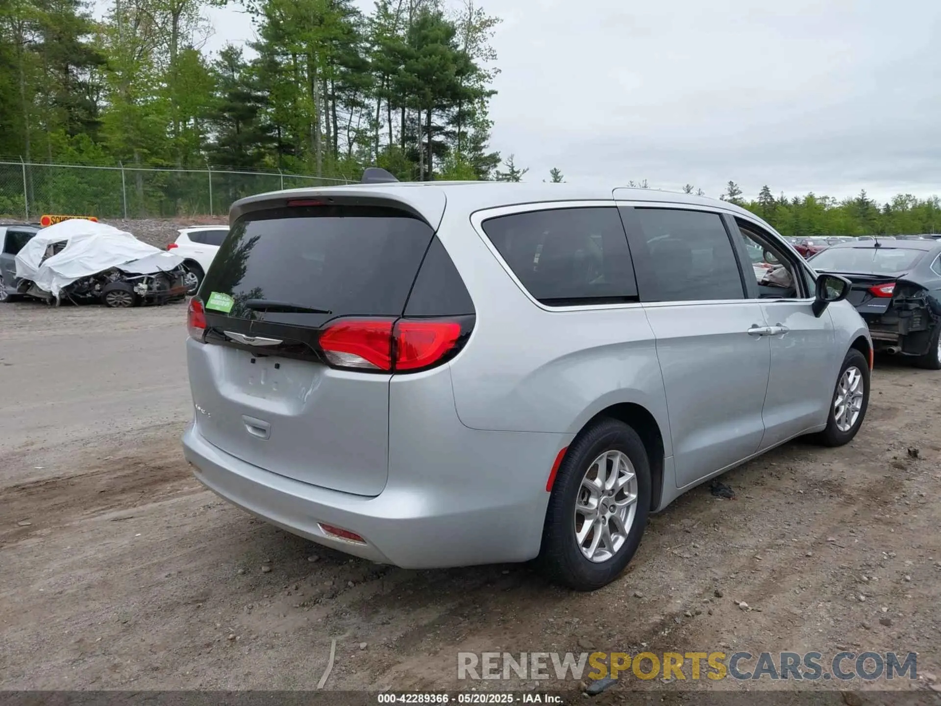 4 Photograph of a damaged car 2C4RC1CG9RR150964 CHRYSLER VOYAGER 2024