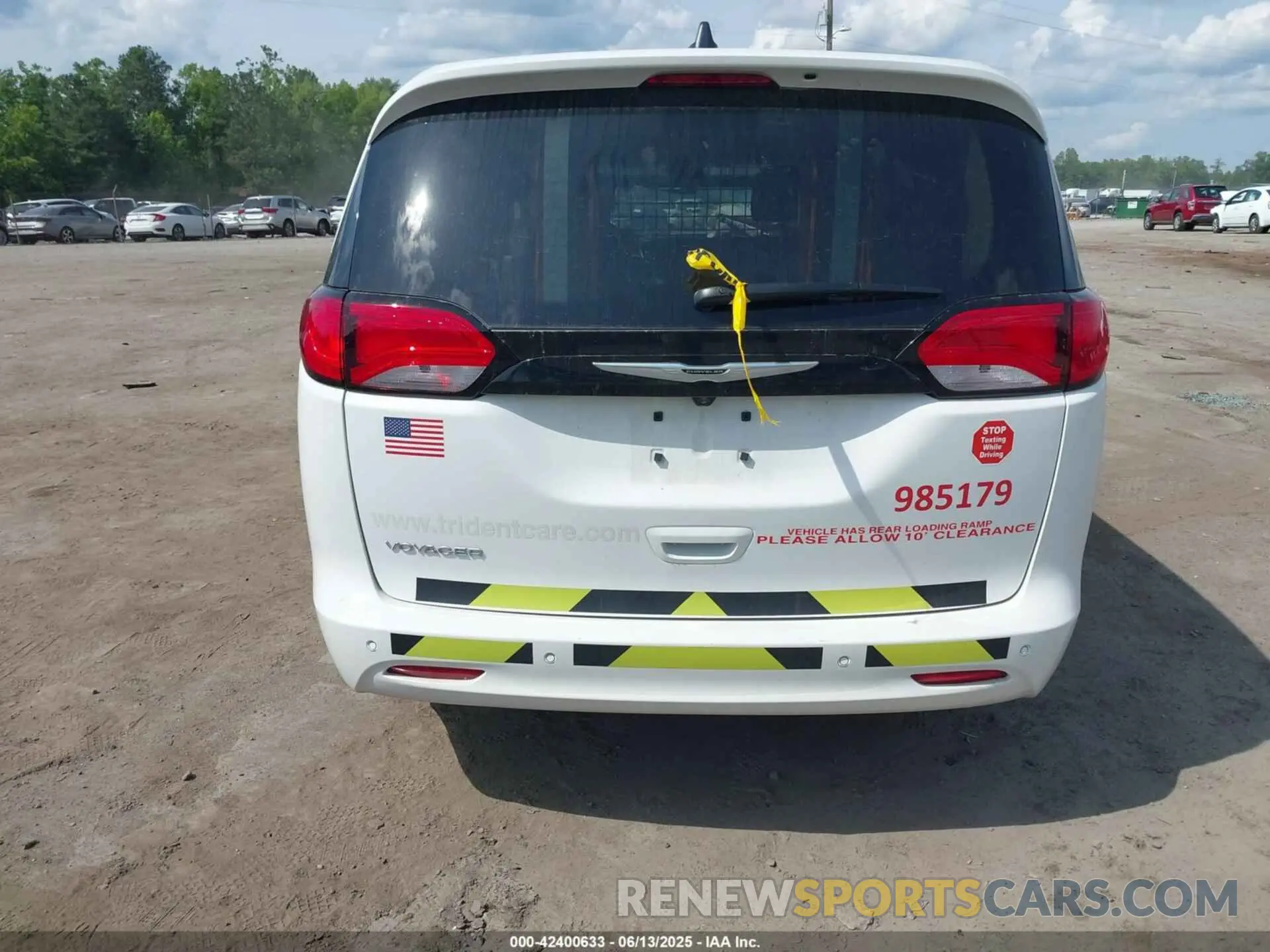 16 Photograph of a damaged car 2C4RC1CGXRR192169 CHRYSLER VOYAGER 2024