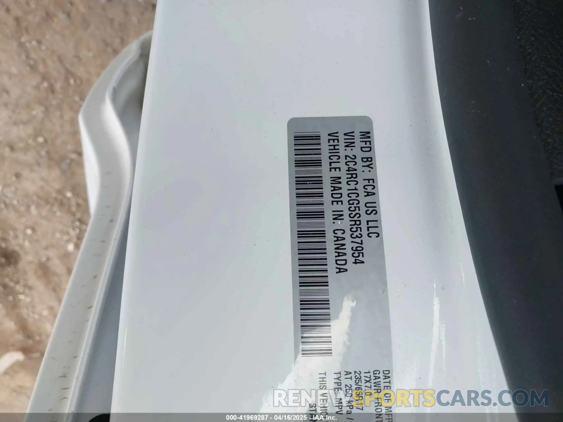 9 Photograph of a damaged car 2C4RC1CG5SR537954 CHRYSLER VOYAGER 2025
