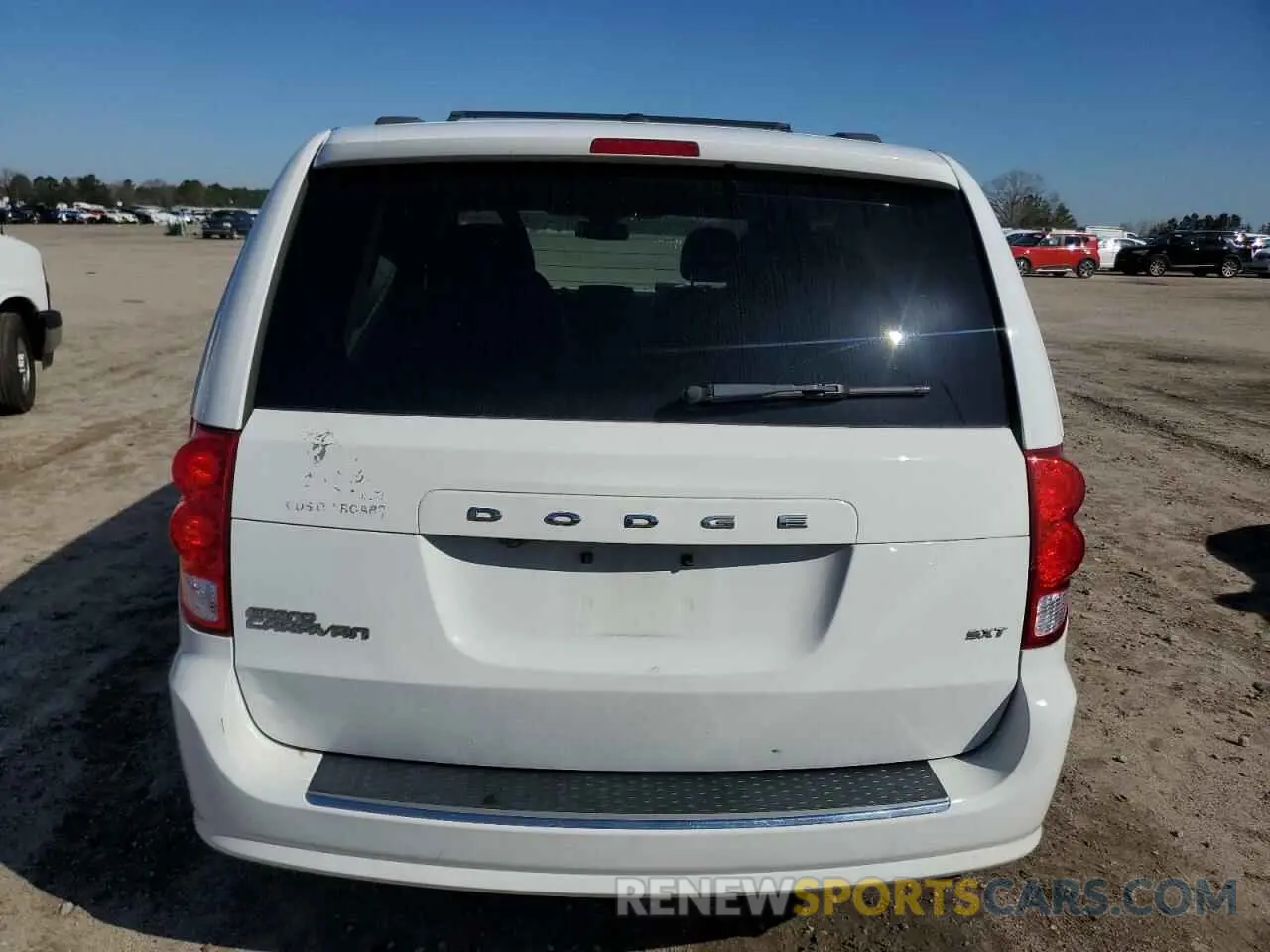 6 Photograph of a damaged car 2C4RDGCG9LR201399 DODGE All Models 2020