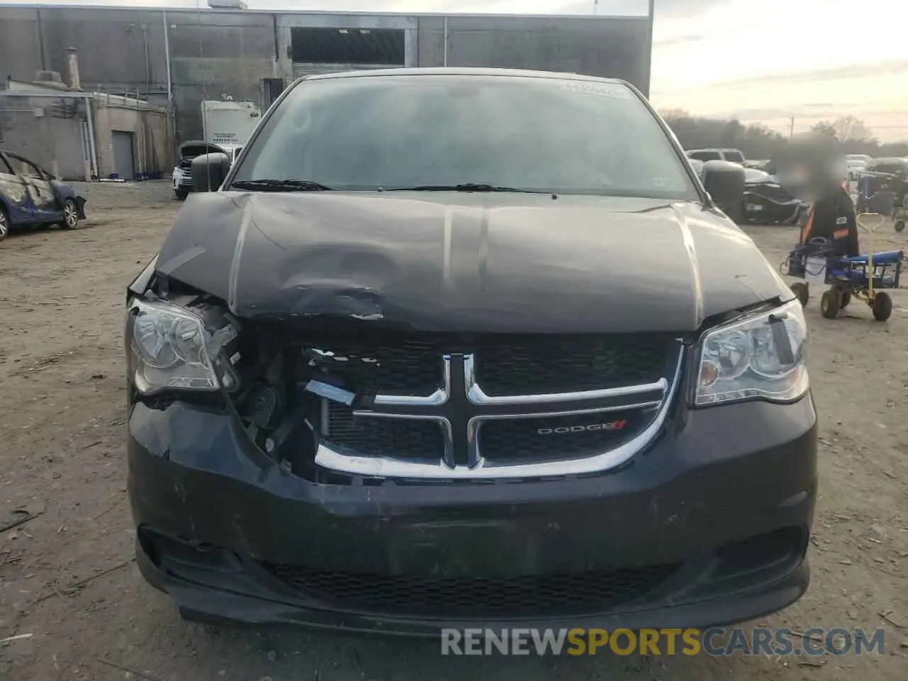 5 Photograph of a damaged car 2C4RDGBG0KR502353 DODGE CARAVAN 2019