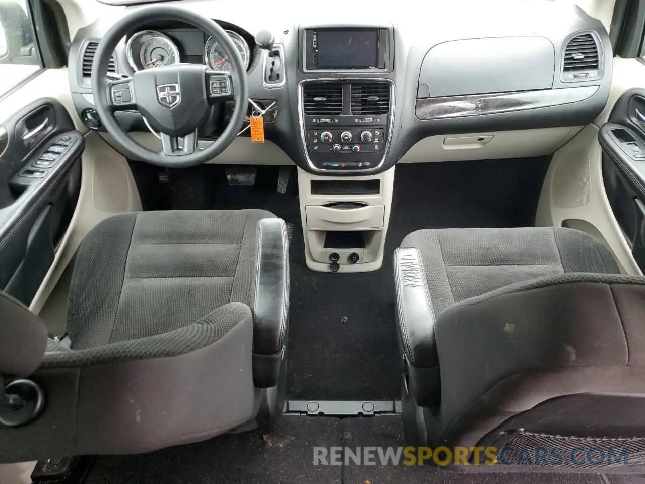 8 Photograph of a damaged car 2C4RDGBG0KR547535 DODGE CARAVAN 2019