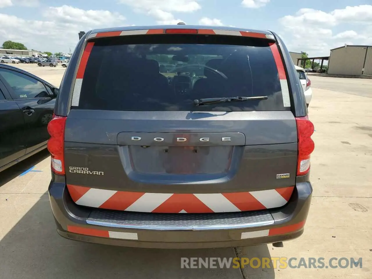 6 Photograph of a damaged car 2C4RDGBG0KR583936 DODGE CARAVAN 2019