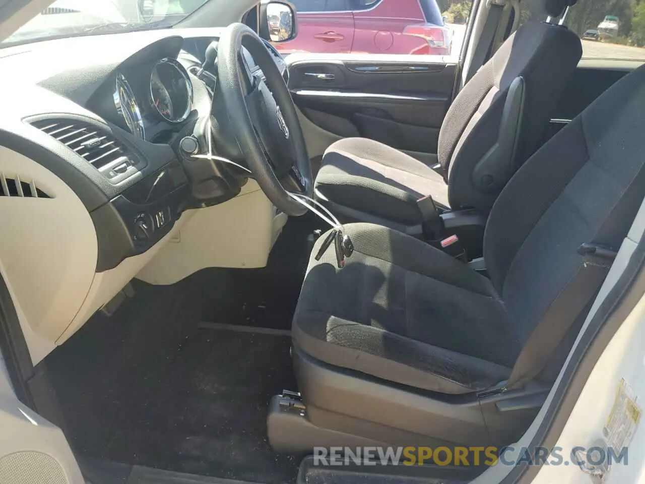 7 Photograph of a damaged car 2C4RDGBG0KR596332 DODGE CARAVAN 2019