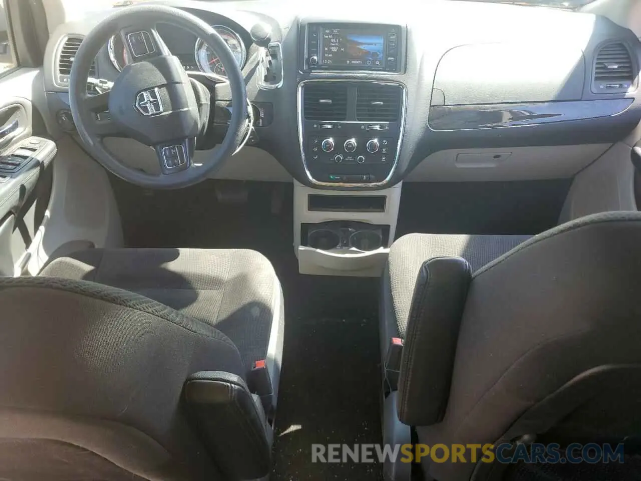 8 Photograph of a damaged car 2C4RDGBG0KR596332 DODGE CARAVAN 2019