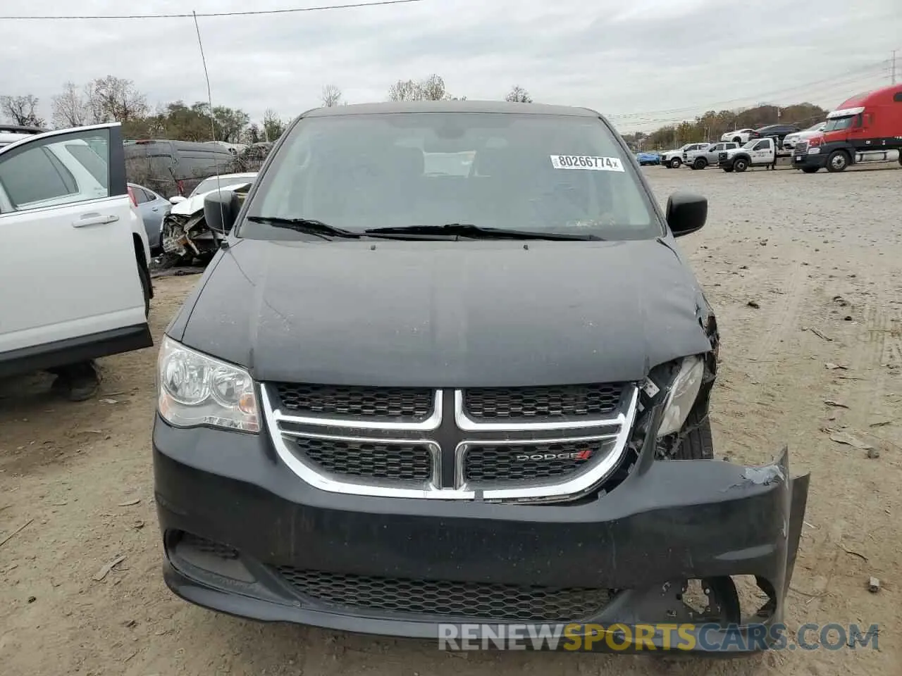 5 Photograph of a damaged car 2C4RDGBG0KR698648 DODGE CARAVAN 2019