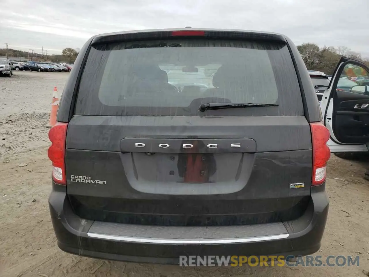 6 Photograph of a damaged car 2C4RDGBG0KR698648 DODGE CARAVAN 2019