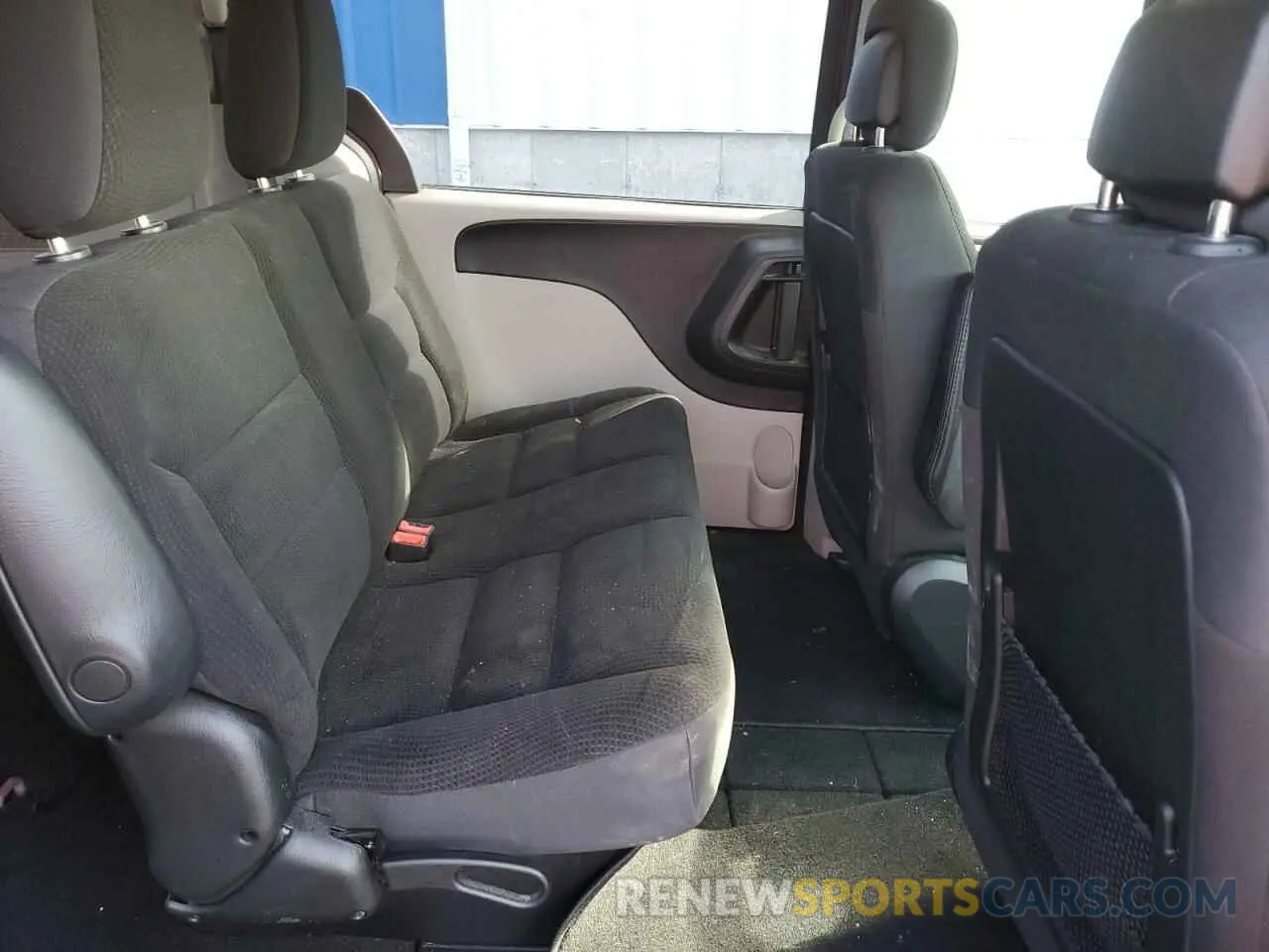 11 Photograph of a damaged car 2C4RDGBG0KR757049 DODGE CARAVAN 2019