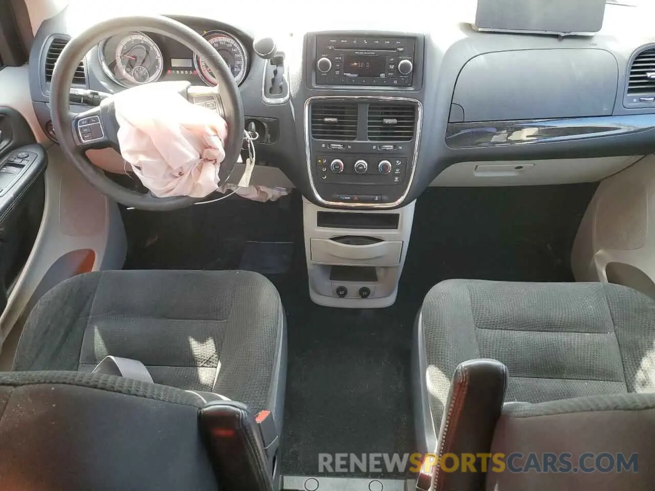 8 Photograph of a damaged car 2C4RDGBG0KR757049 DODGE CARAVAN 2019