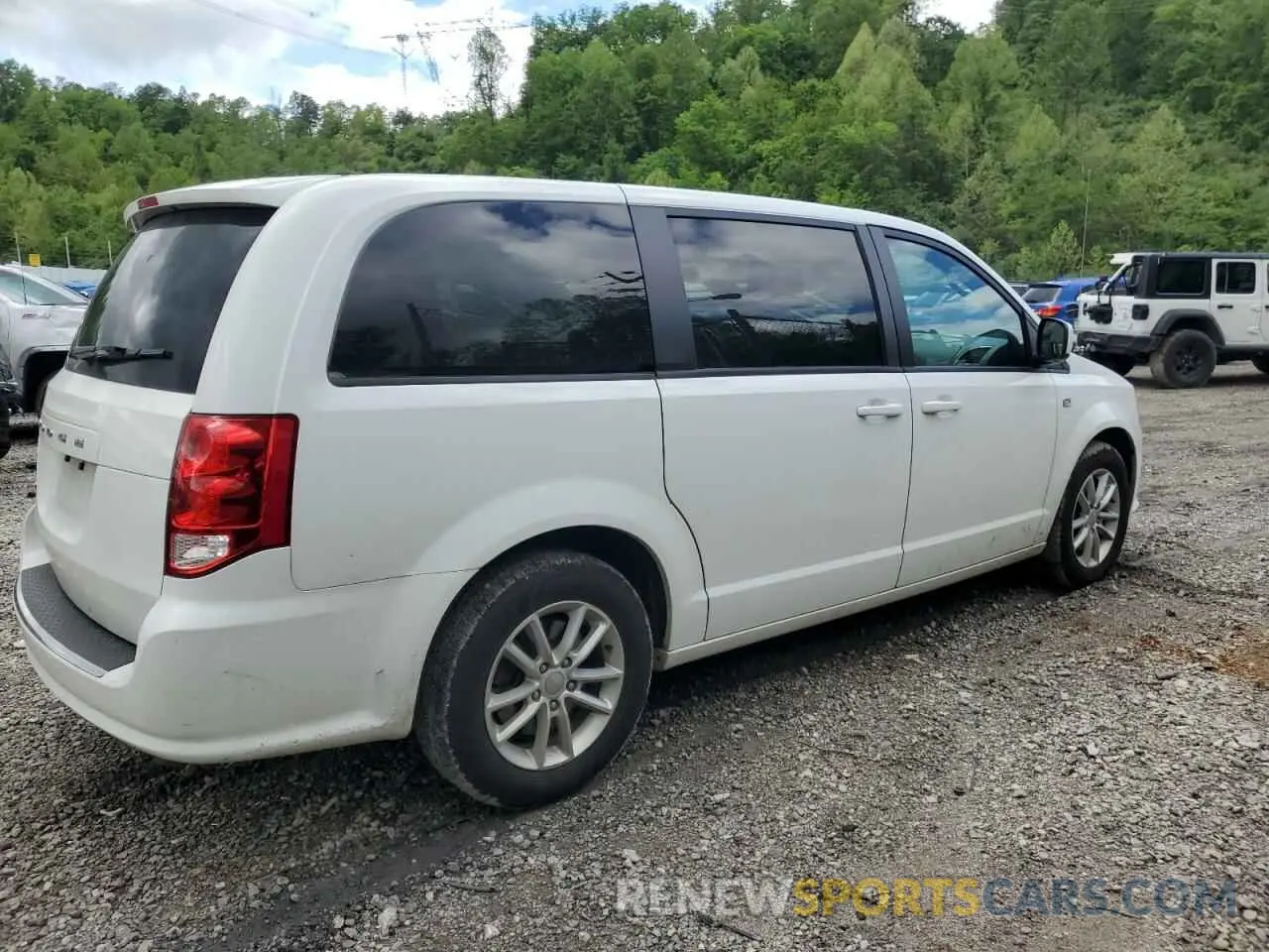3 Photograph of a damaged car 2C4RDGBG0KR763157 DODGE CARAVAN 2019