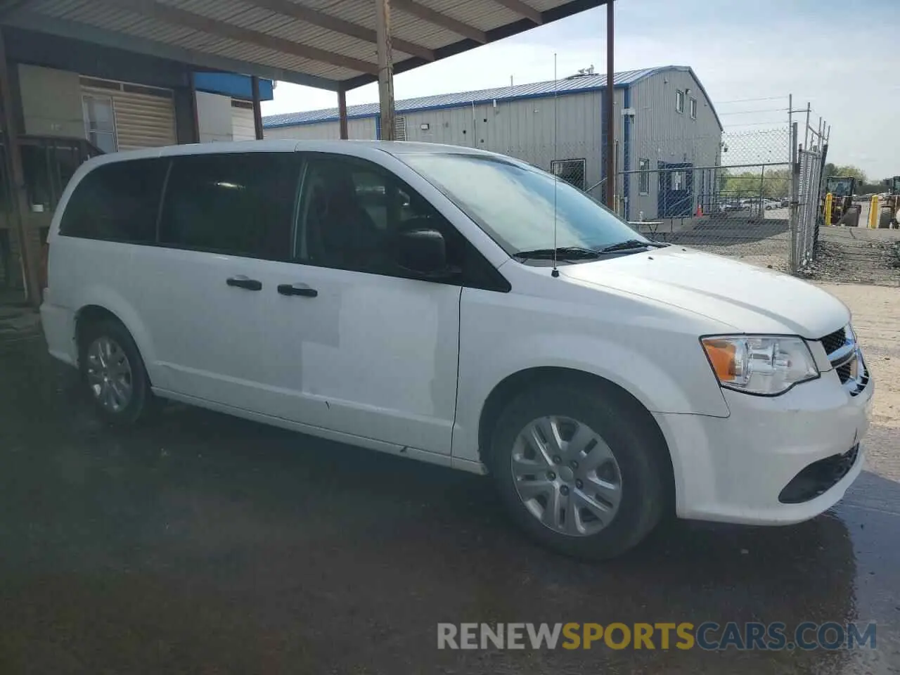 4 Photograph of a damaged car 2C4RDGBG0KR765930 DODGE CARAVAN 2019