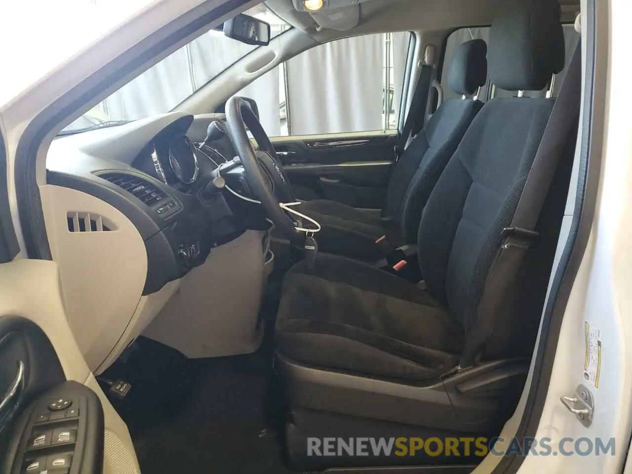 7 Photograph of a damaged car 2C4RDGBG0KR765930 DODGE CARAVAN 2019