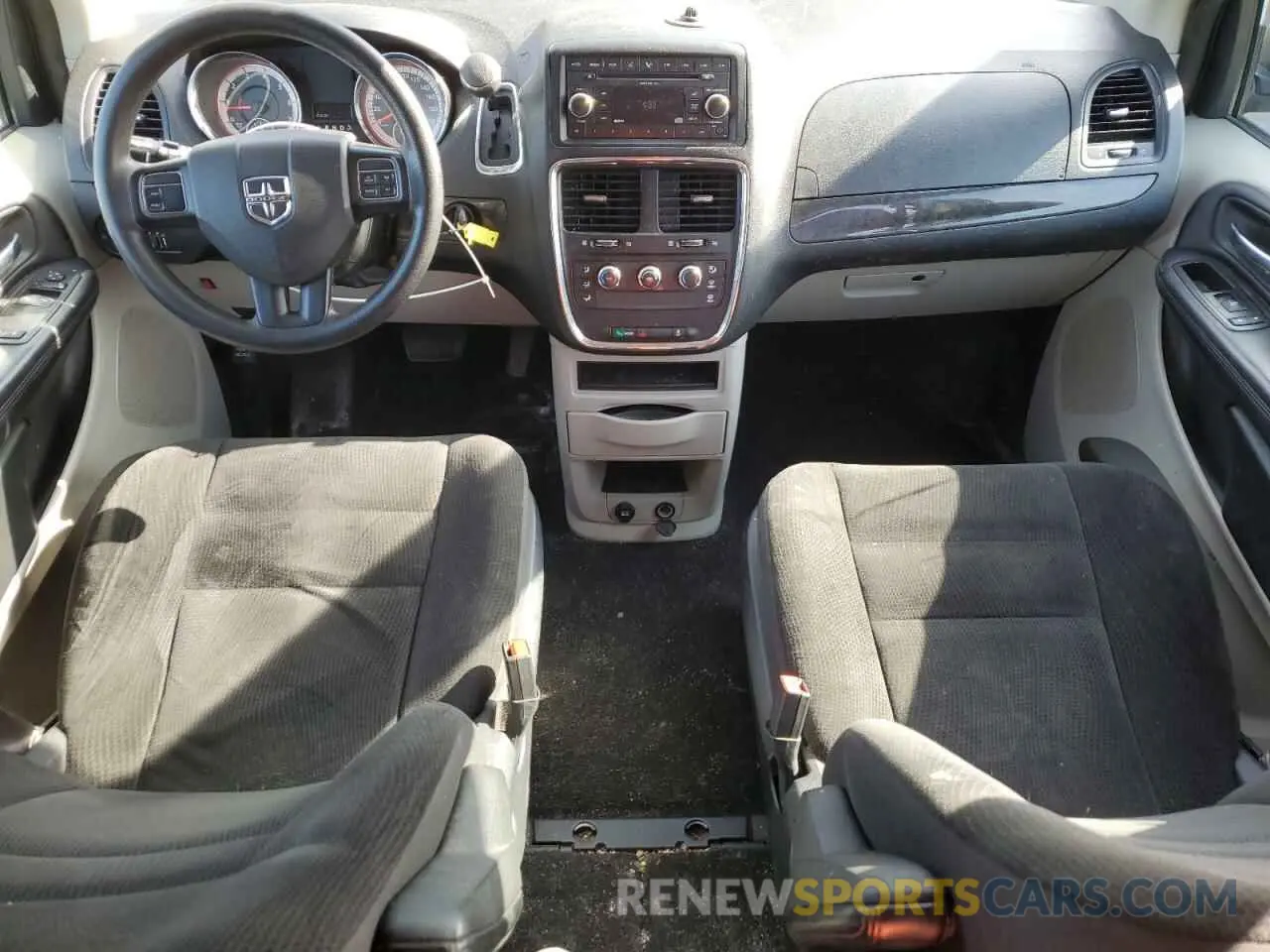 8 Photograph of a damaged car 2C4RDGBG0KR780363 DODGE CARAVAN 2019