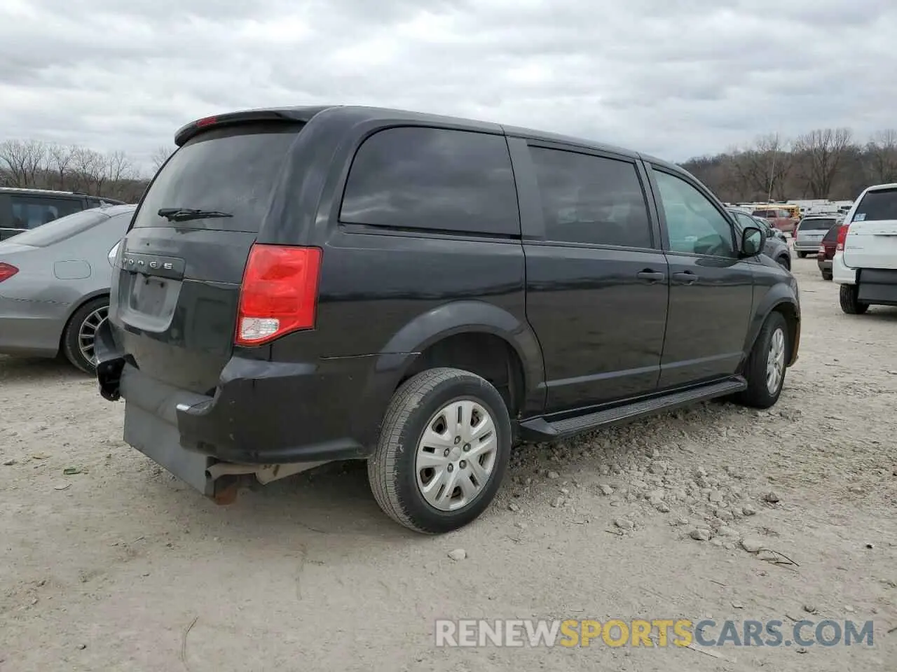 3 Photograph of a damaged car 2C4RDGBG1KR547608 DODGE CARAVAN 2019