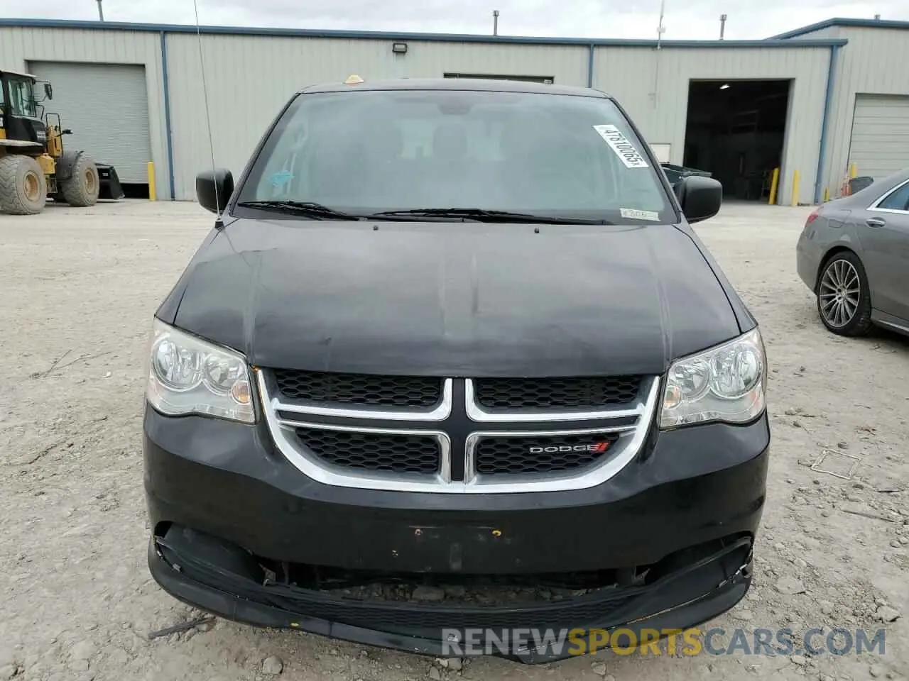 5 Photograph of a damaged car 2C4RDGBG1KR547608 DODGE CARAVAN 2019