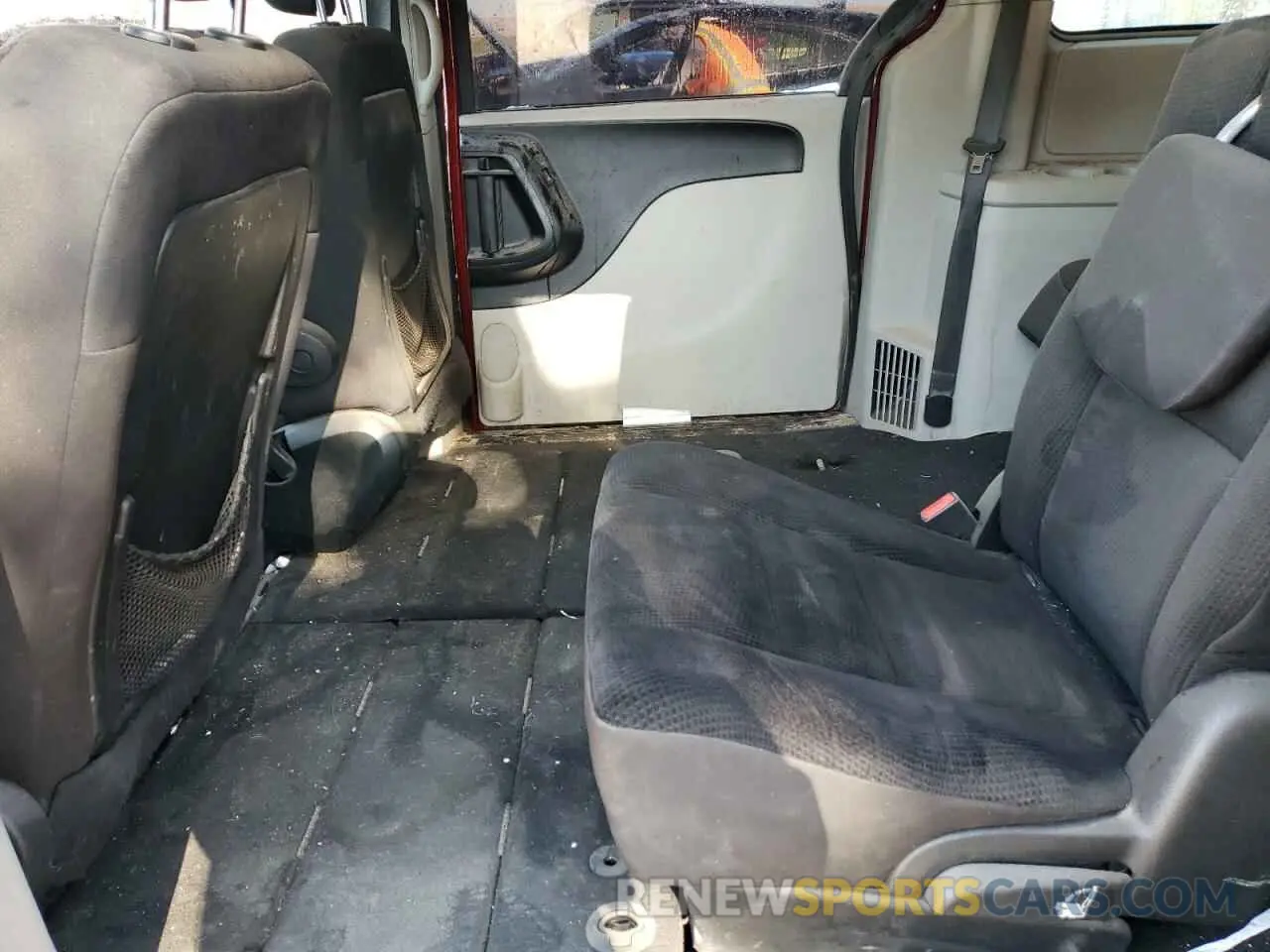 11 Photograph of a damaged car 2C4RDGBG1KR794093 DODGE CARAVAN 2019