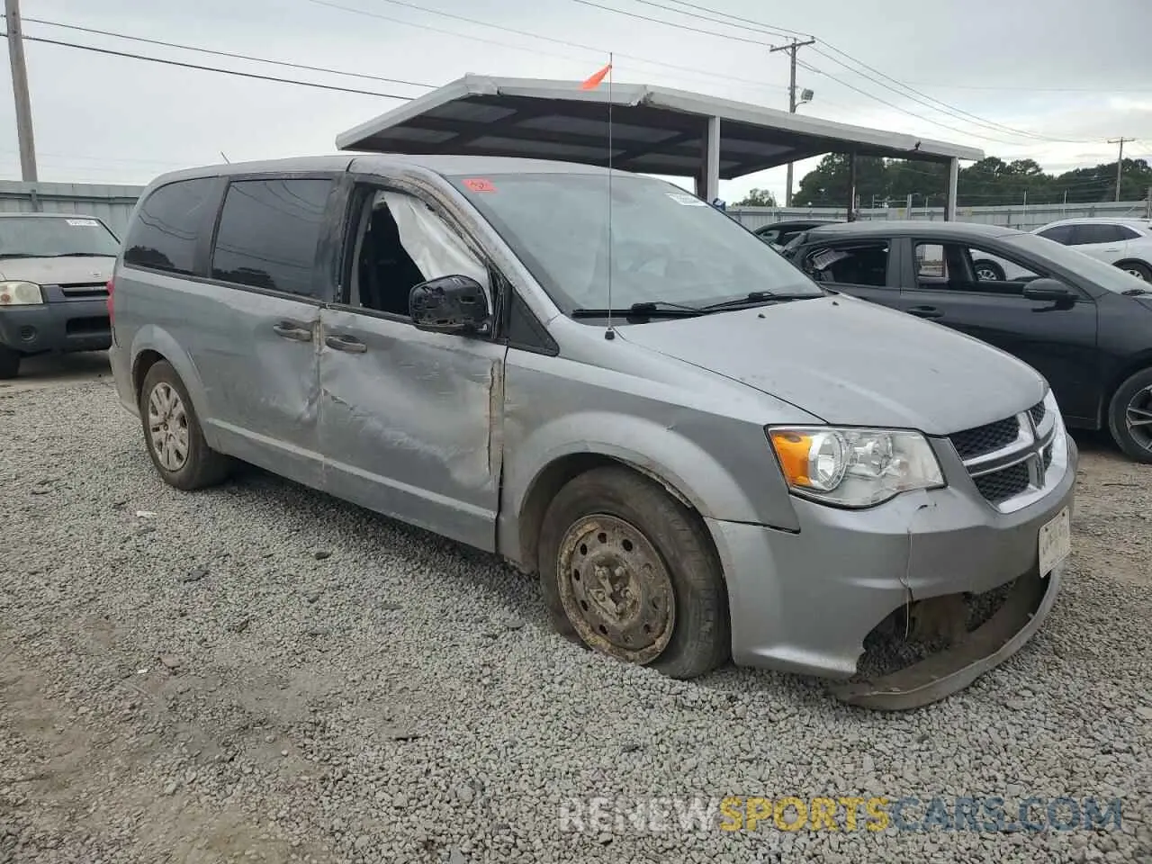 4 Photograph of a damaged car 2C4RDGBG2KR500832 DODGE CARAVAN 2019