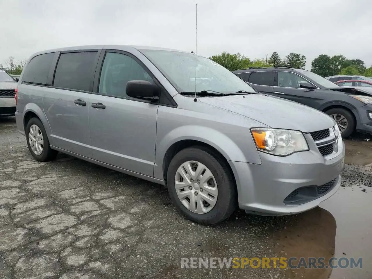 4 Photograph of a damaged car 2C4RDGBG2KR586532 DODGE CARAVAN 2019