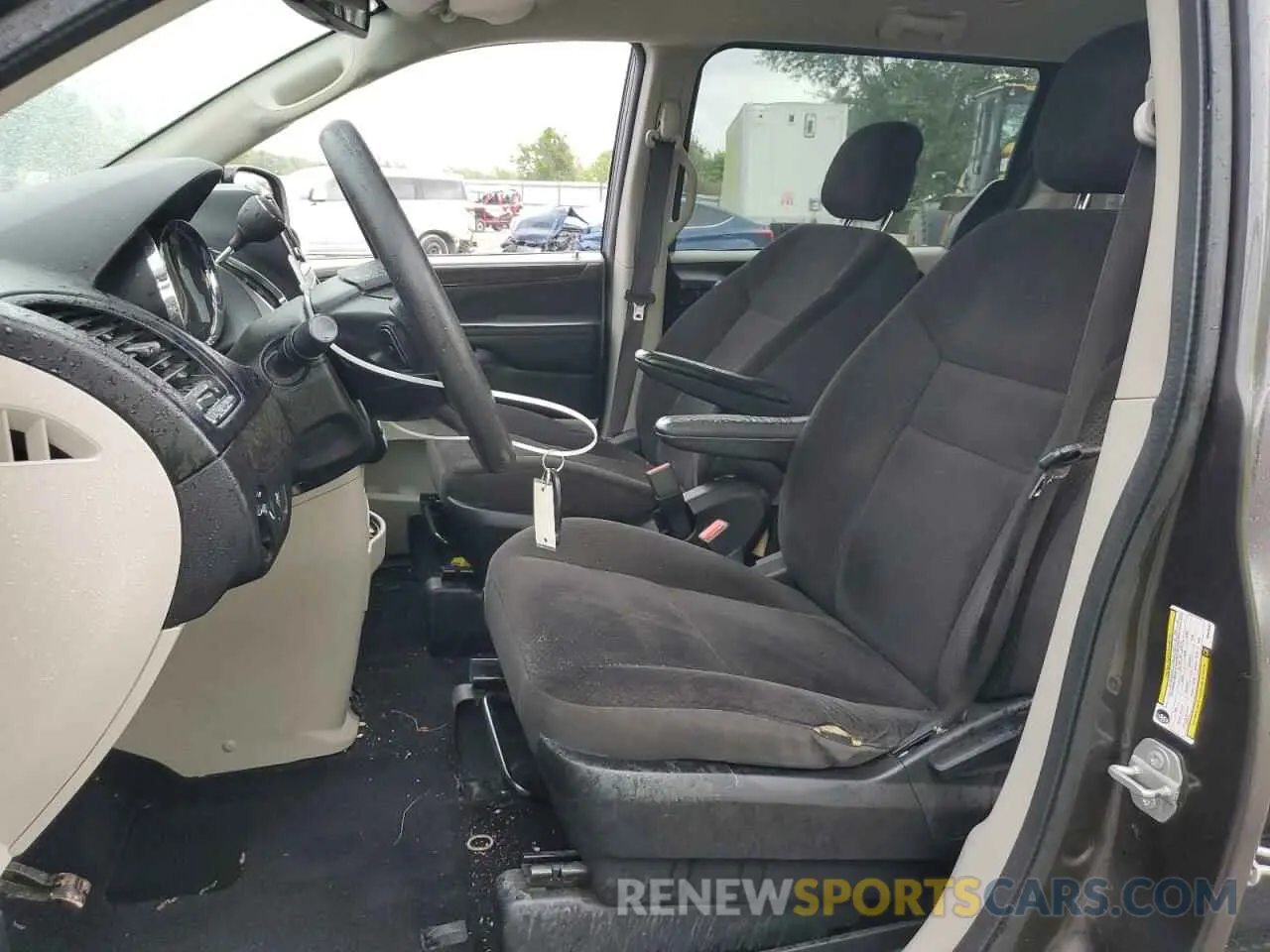 7 Photograph of a damaged car 2C4RDGBG2KR639469 DODGE CARAVAN 2019