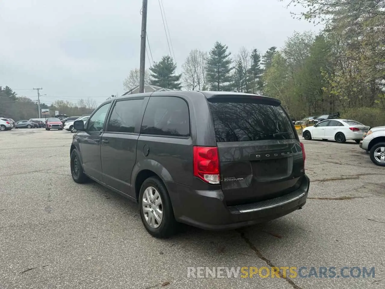 3 Photograph of a damaged car 2C4RDGBG2KR718687 DODGE CARAVAN 2019
