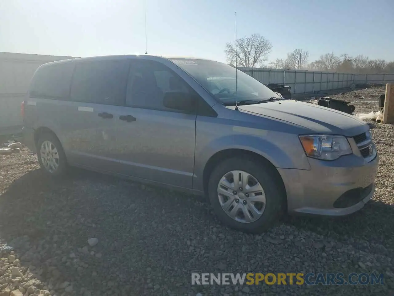 4 Photograph of a damaged car 2C4RDGBG2KR726658 DODGE CARAVAN 2019