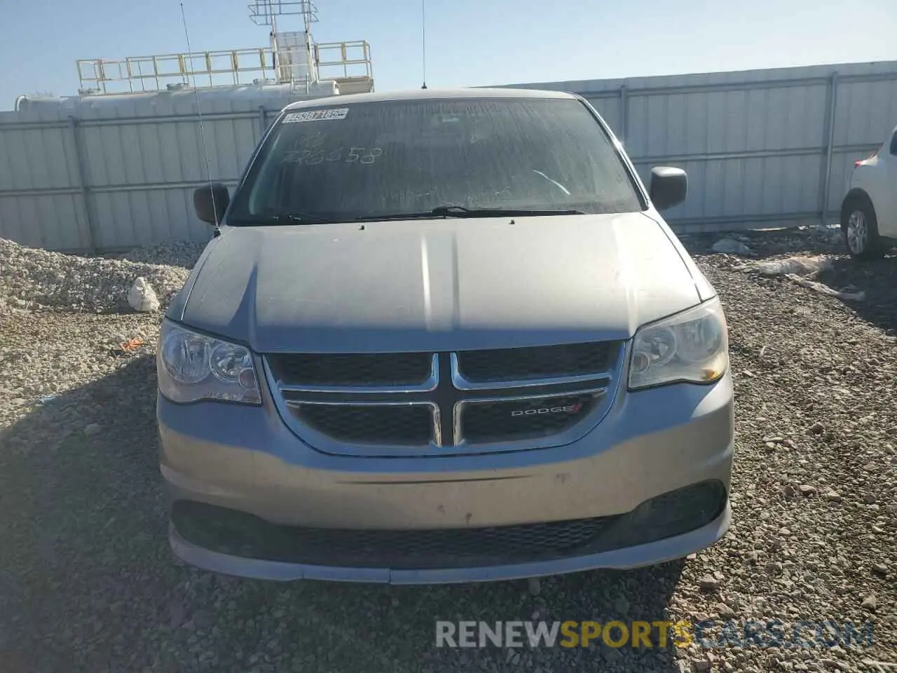 5 Photograph of a damaged car 2C4RDGBG2KR726658 DODGE CARAVAN 2019