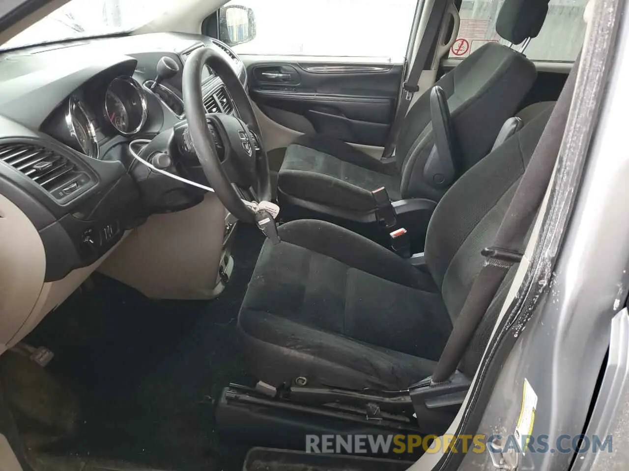 7 Photograph of a damaged car 2C4RDGBG2KR726658 DODGE CARAVAN 2019