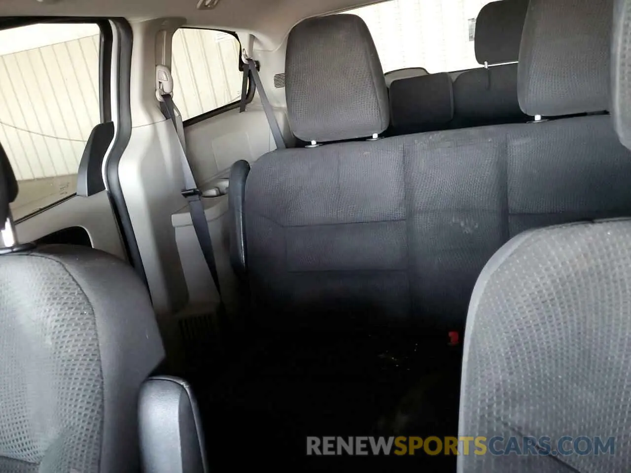 10 Photograph of a damaged car 2C4RDGBG2KR787699 DODGE CARAVAN 2019