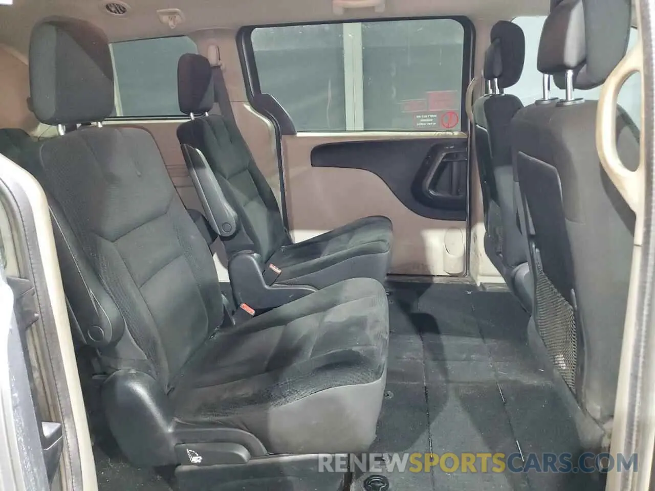 11 Photograph of a damaged car 2C4RDGBG2KR798668 DODGE CARAVAN 2019