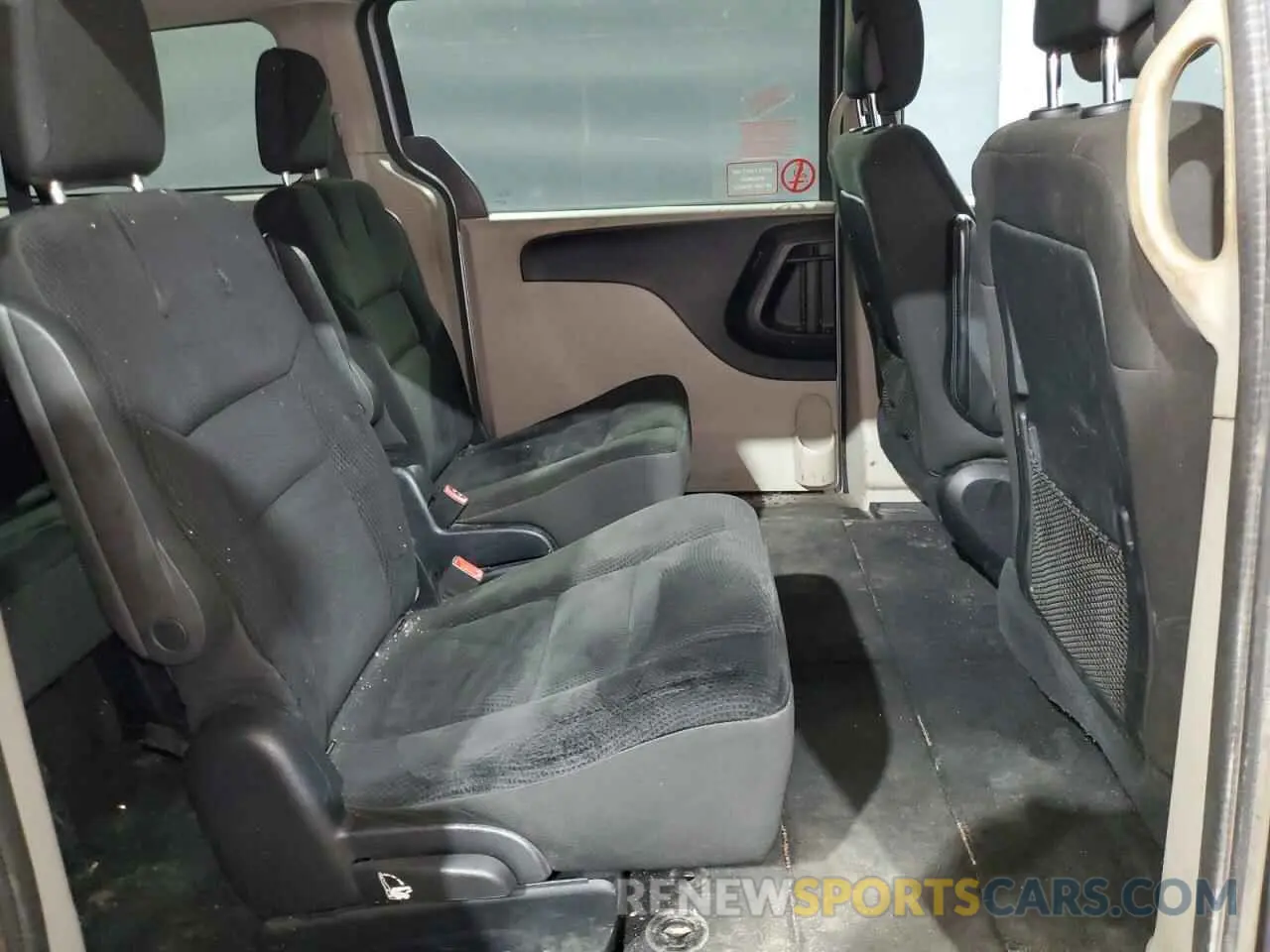 11 Photograph of a damaged car 2C4RDGBG2KR805215 DODGE CARAVAN 2019