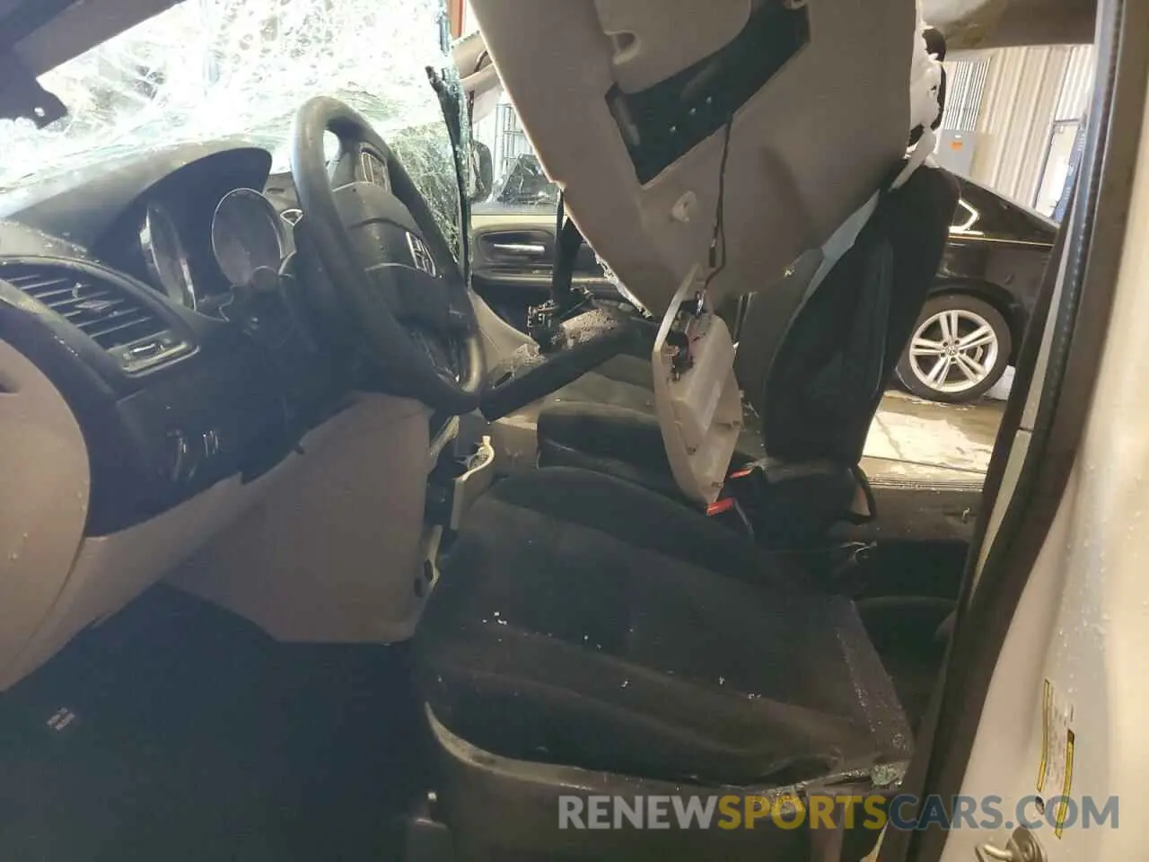 7 Photograph of a damaged car 2C4RDGBG3KR598222 DODGE CARAVAN 2019