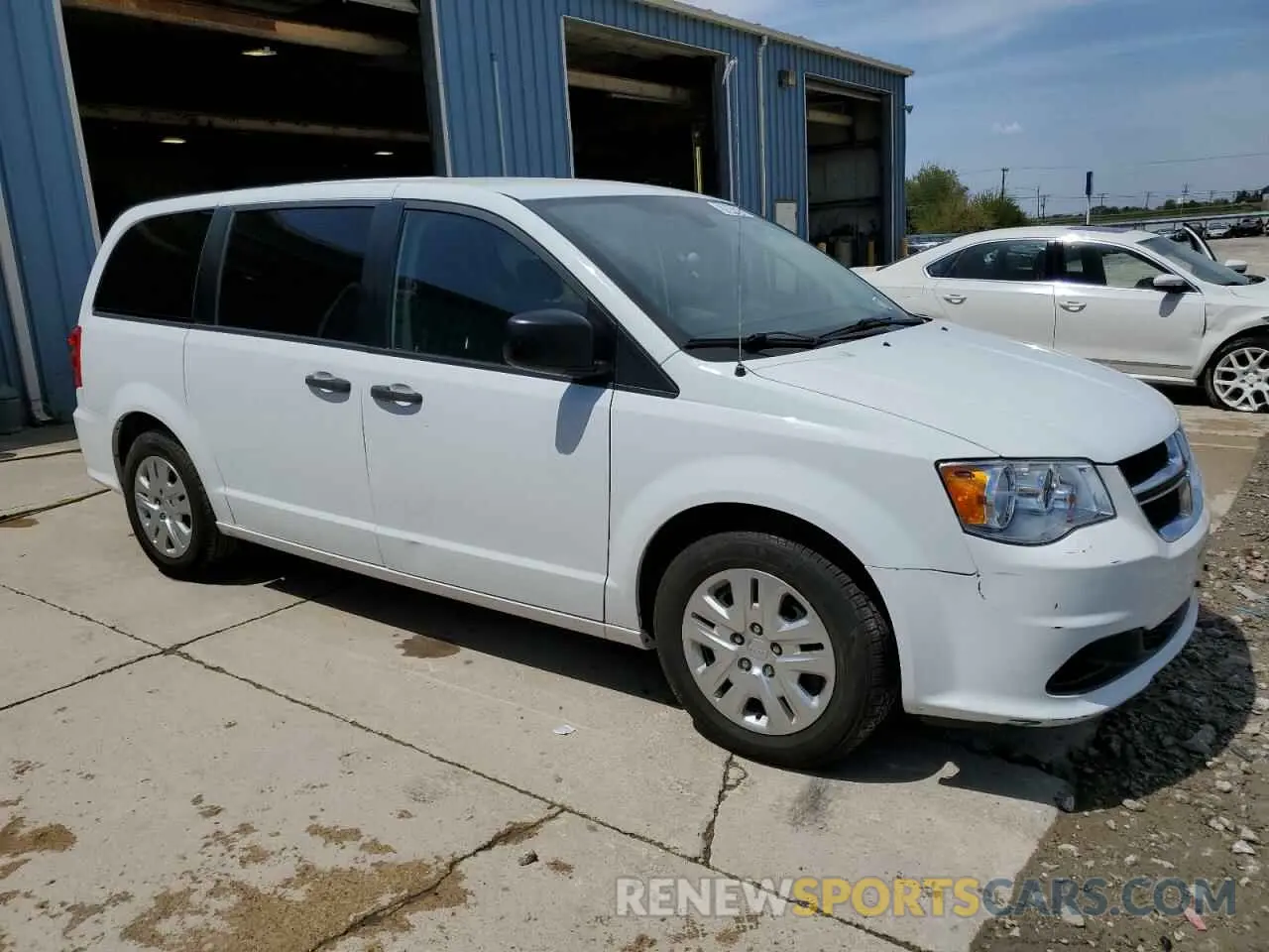 4 Photograph of a damaged car 2C4RDGBG3KR701364 DODGE CARAVAN 2019