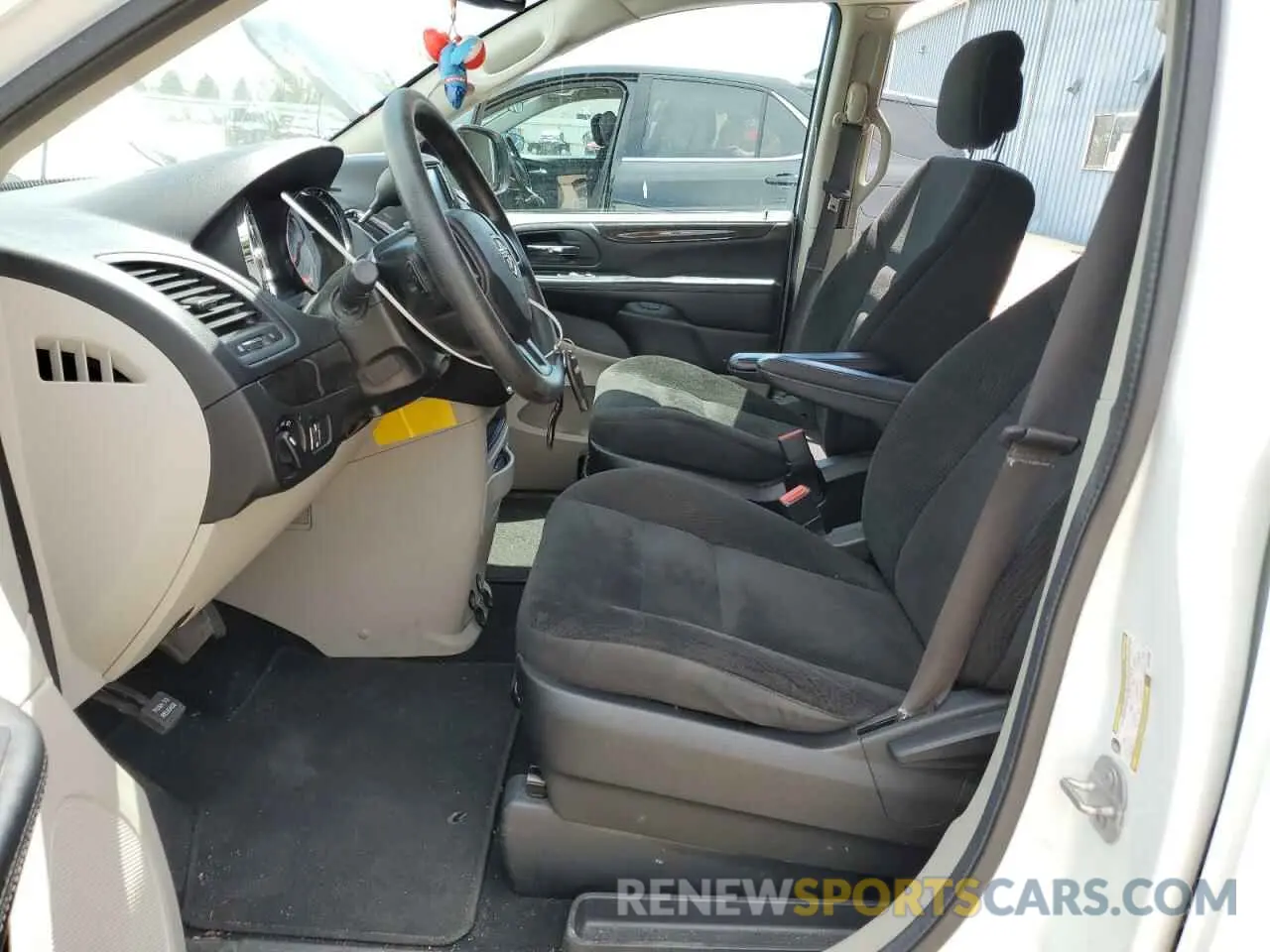 7 Photograph of a damaged car 2C4RDGBG3KR701364 DODGE CARAVAN 2019