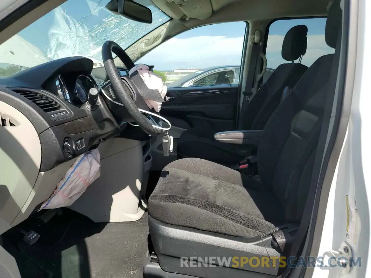 7 Photograph of a damaged car 2C4RDGBG3KR798999 DODGE CARAVAN 2019