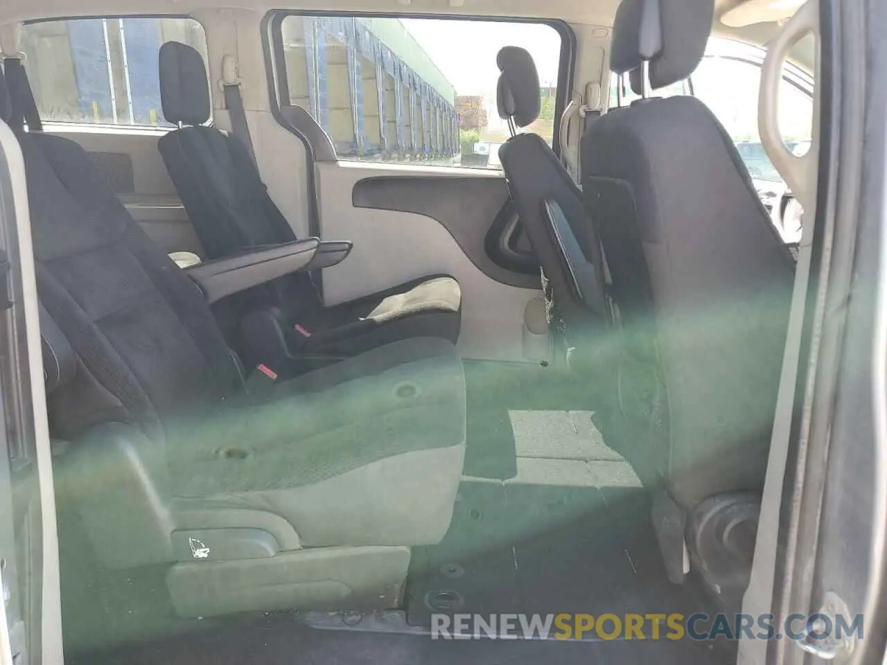 11 Photograph of a damaged car 2C4RDGBG4KR648965 DODGE CARAVAN 2019