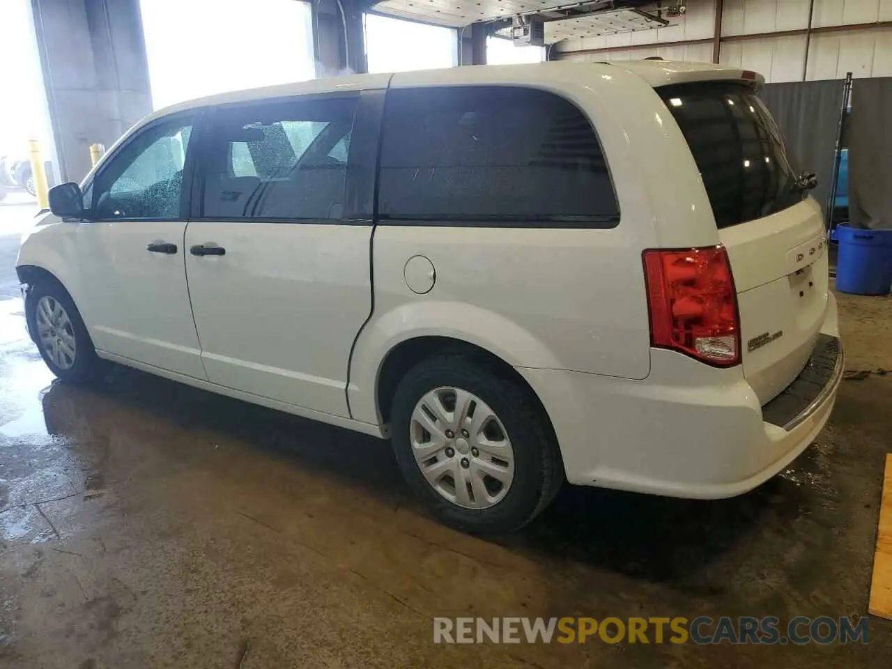 2 Photograph of a damaged car 2C4RDGBG4KR762657 DODGE CARAVAN 2019