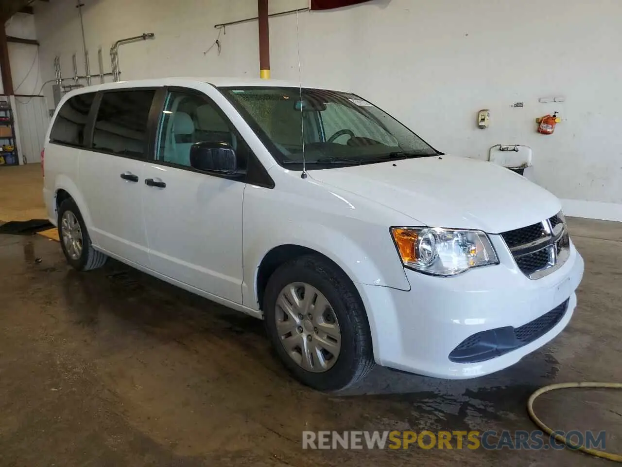 4 Photograph of a damaged car 2C4RDGBG4KR762657 DODGE CARAVAN 2019