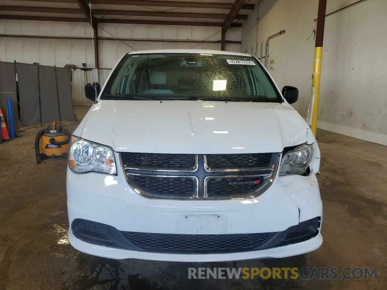 5 Photograph of a damaged car 2C4RDGBG4KR762657 DODGE CARAVAN 2019