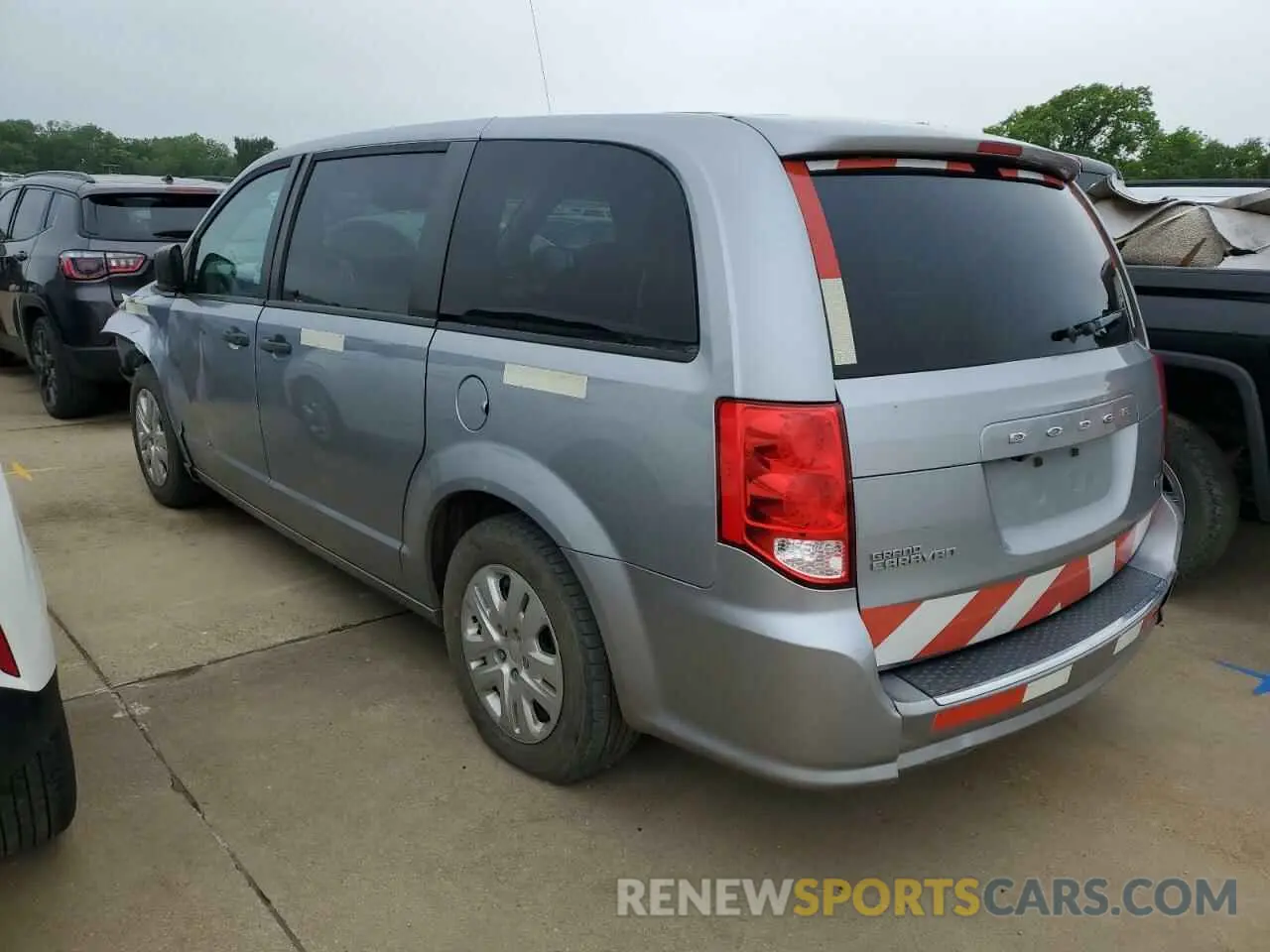 2 Photograph of a damaged car 2C4RDGBG4KR805250 DODGE CARAVAN 2019
